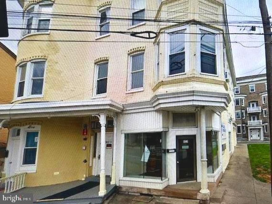 Great location to conduct retail or professional services from these premises with street access from store front. 1850 sq ft at reasonable rental rates; await your business and entrepreneurial touch. Ample street parking and great visibility. Showing time is set up for 3 hours notice. If you want an earlier showing ; call the listing agent to facilitate