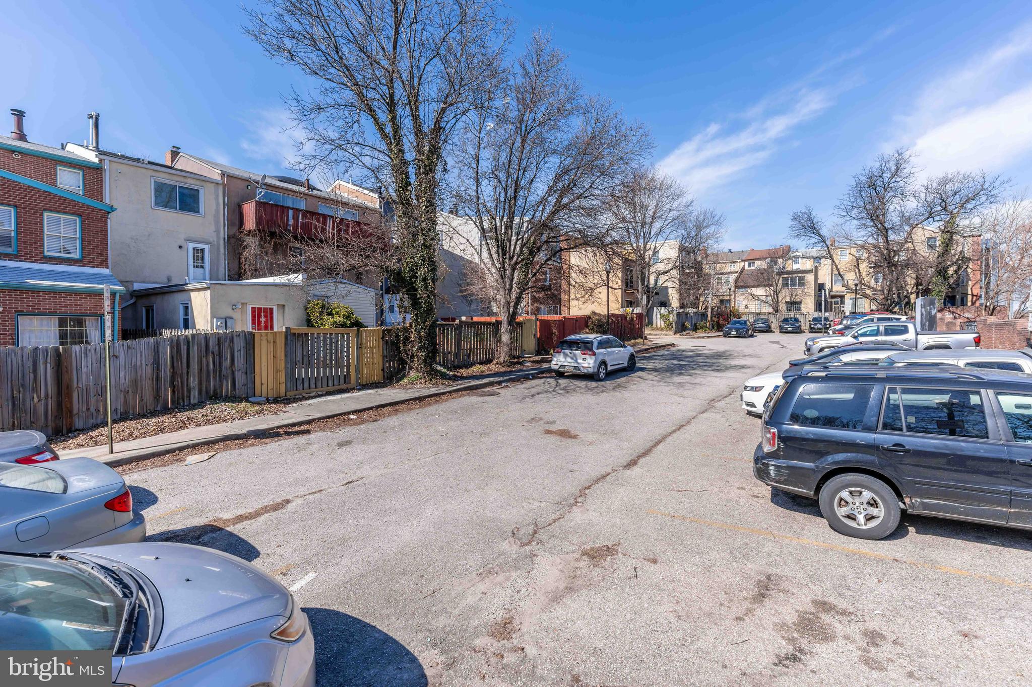 HOLLINS MARKET - Residential