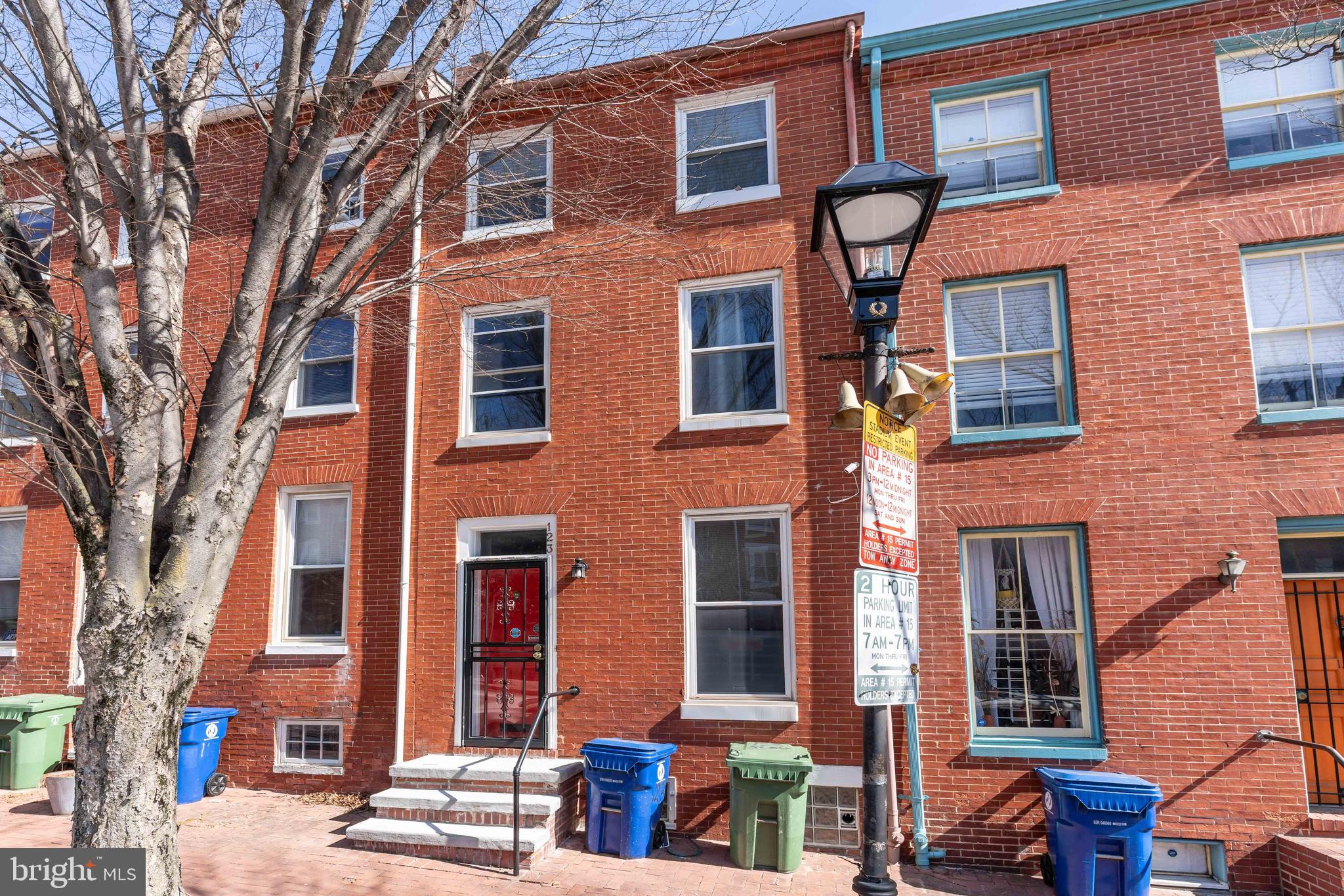 HOLLINS MARKET - Residential