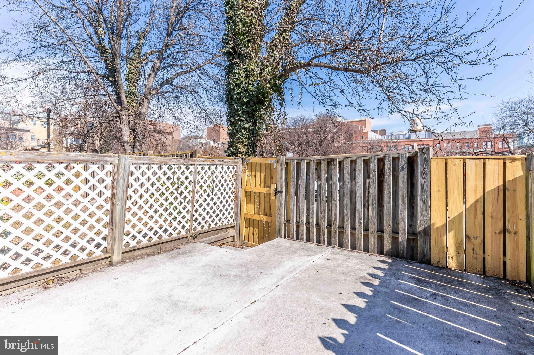 HOLLINS MARKET - Residential