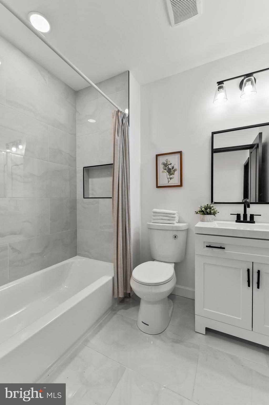BROADWAY EAST - Residential