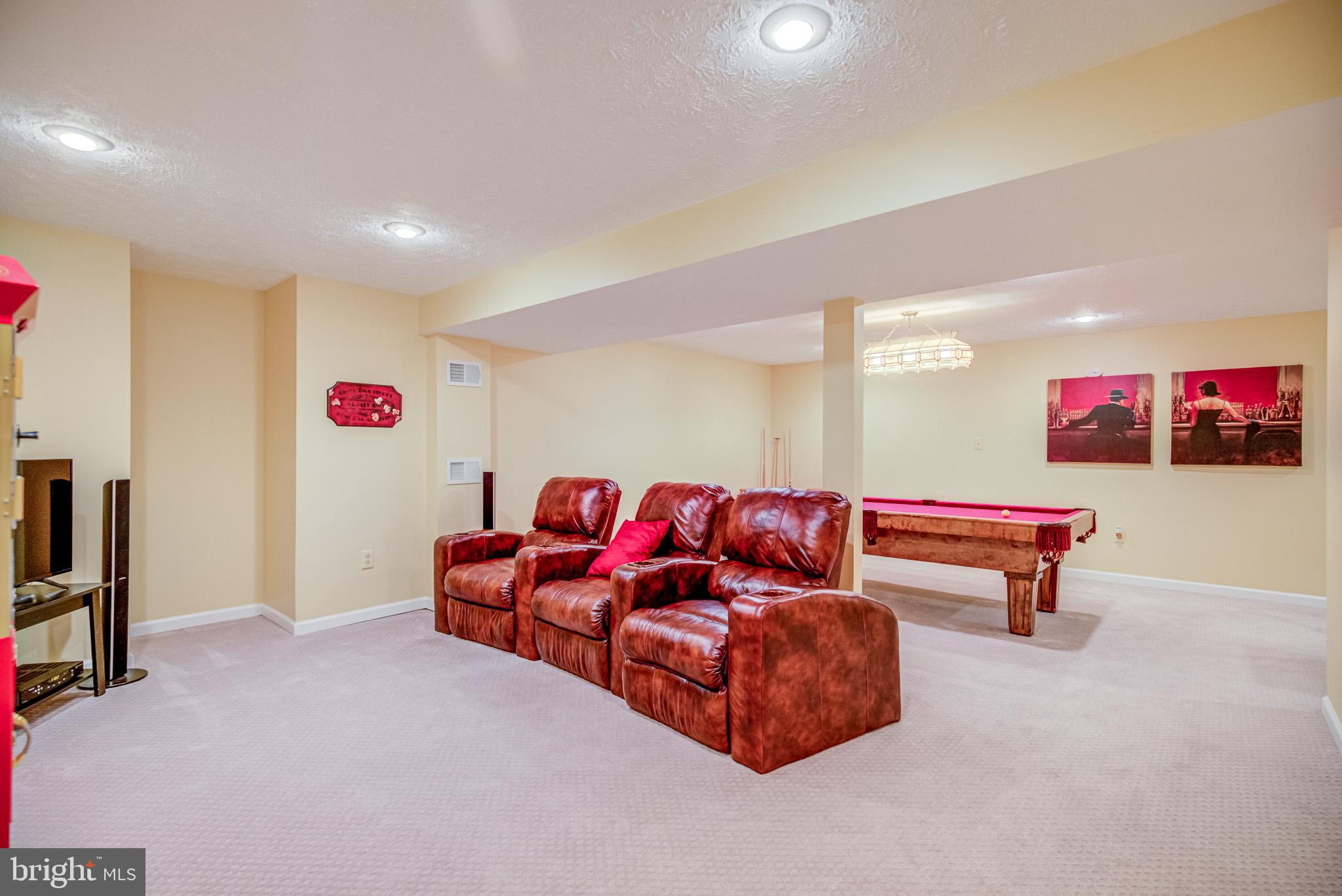 SHERMAN MEADOWS - Residential