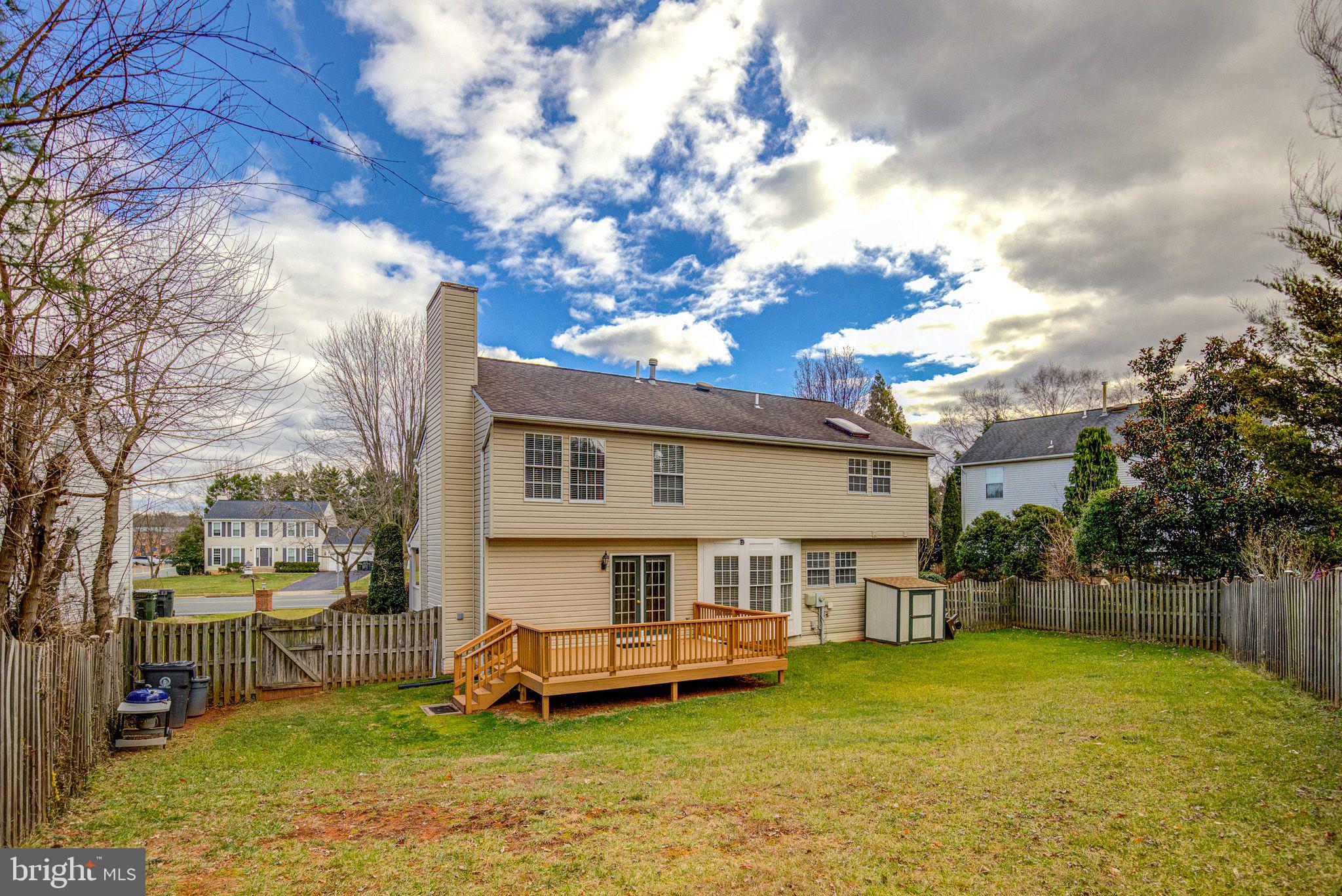 SHERMAN MEADOWS - Residential