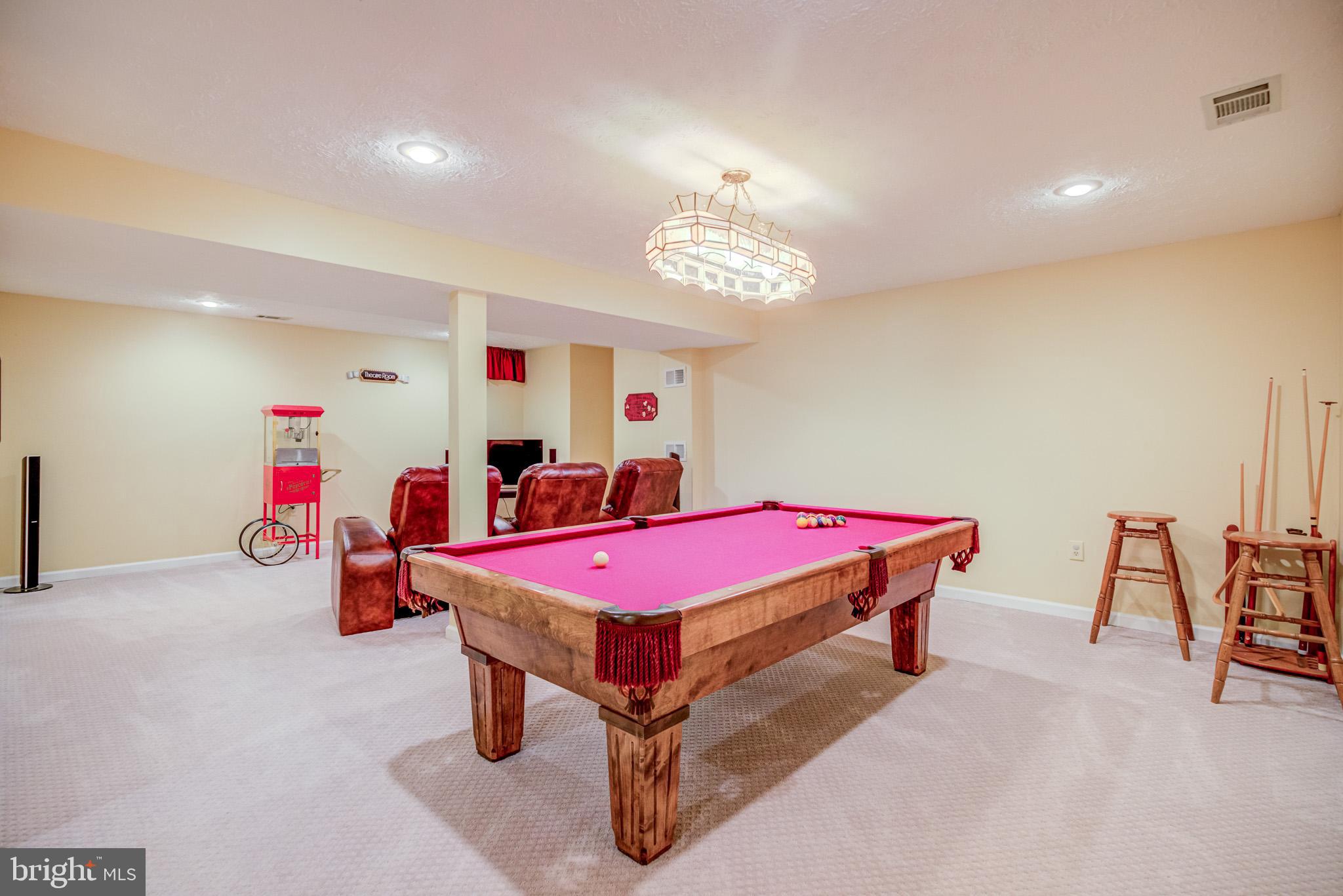 SHERMAN MEADOWS - Residential