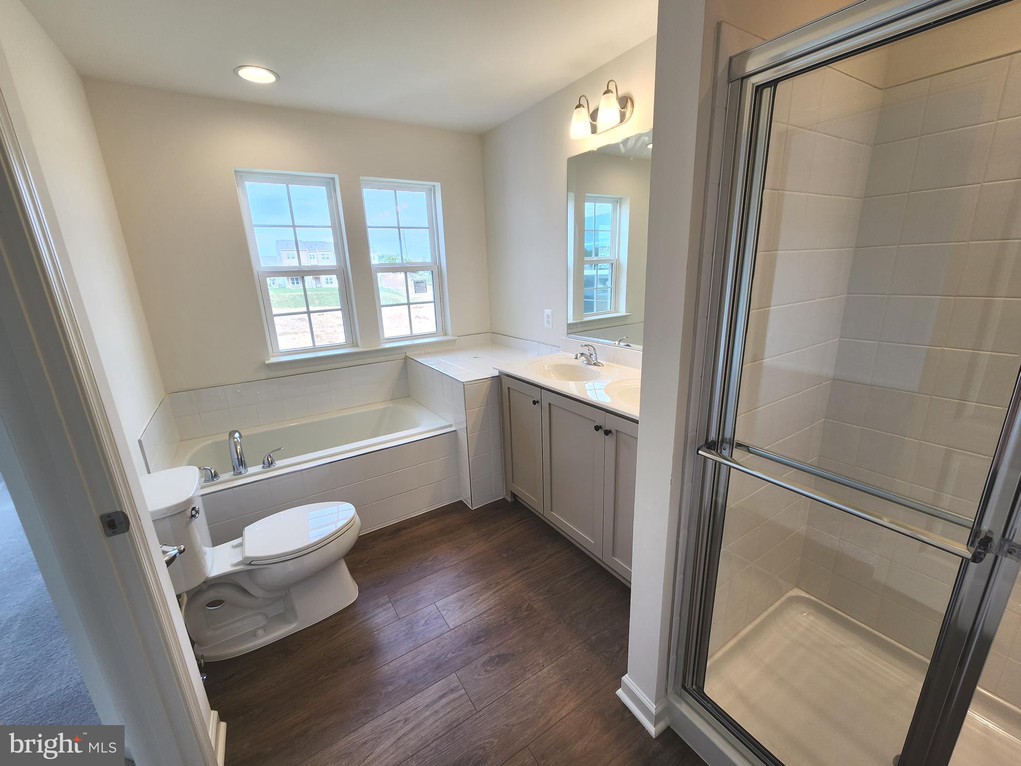 OVERLOOK AT RIVERSIDE TOWNHOMES - Residential