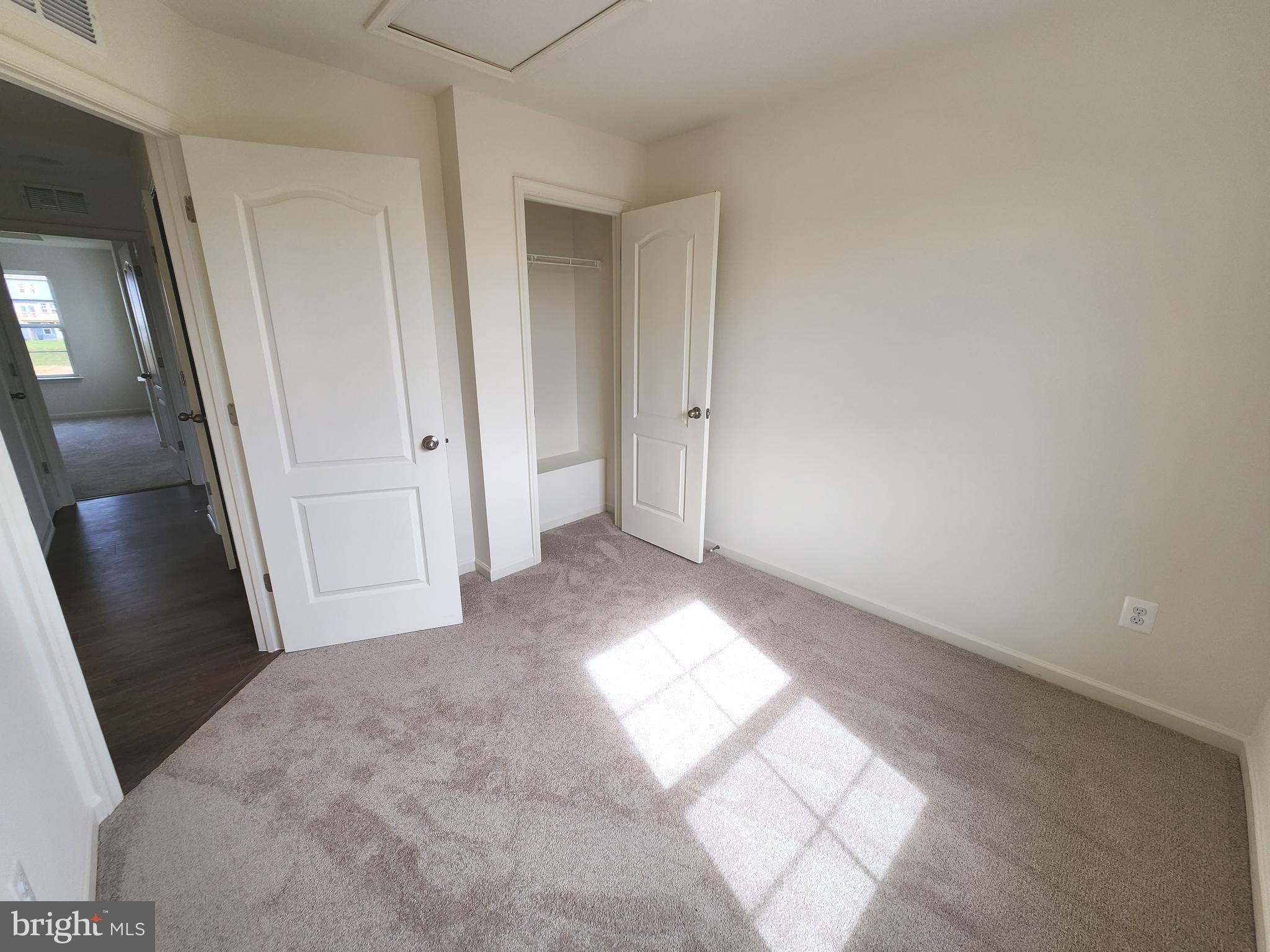 OVERLOOK AT RIVERSIDE TOWNHOMES - Residential