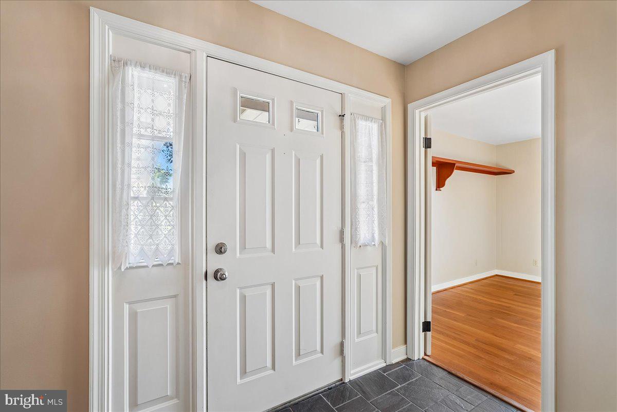 8101 SUNDOWN LANE