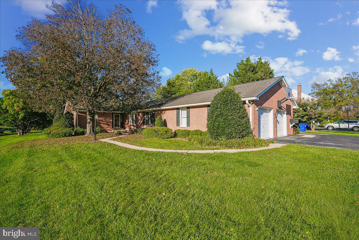 8101 SUNDOWN LANE