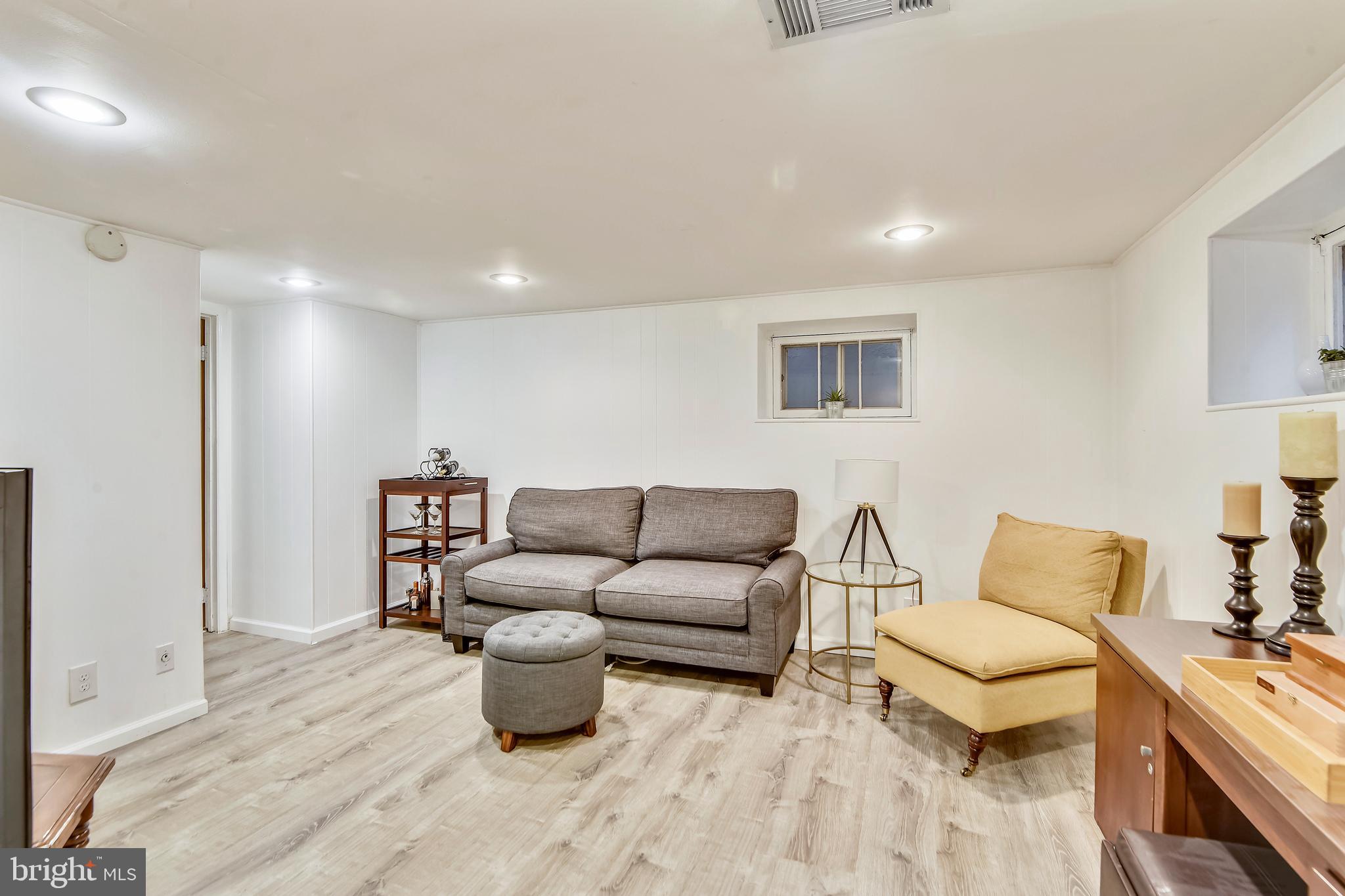 FAIRLINGTON MEADOWS - Residential Lease