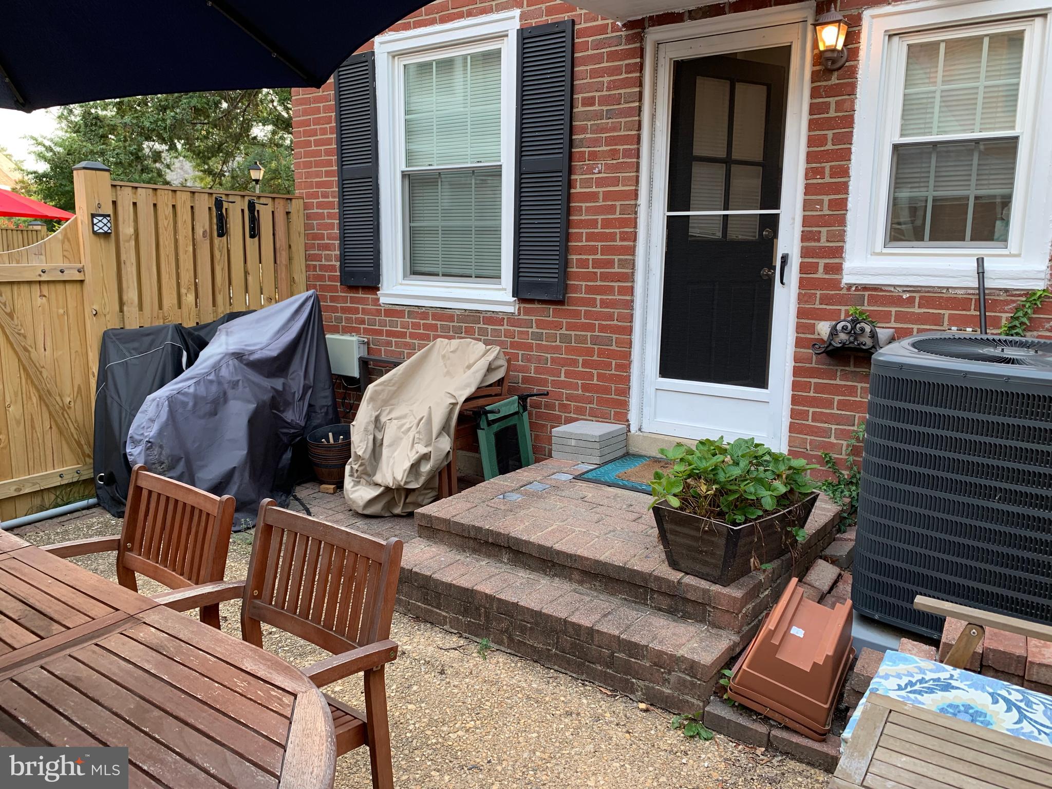 FAIRLINGTON MEADOWS - Residential Lease