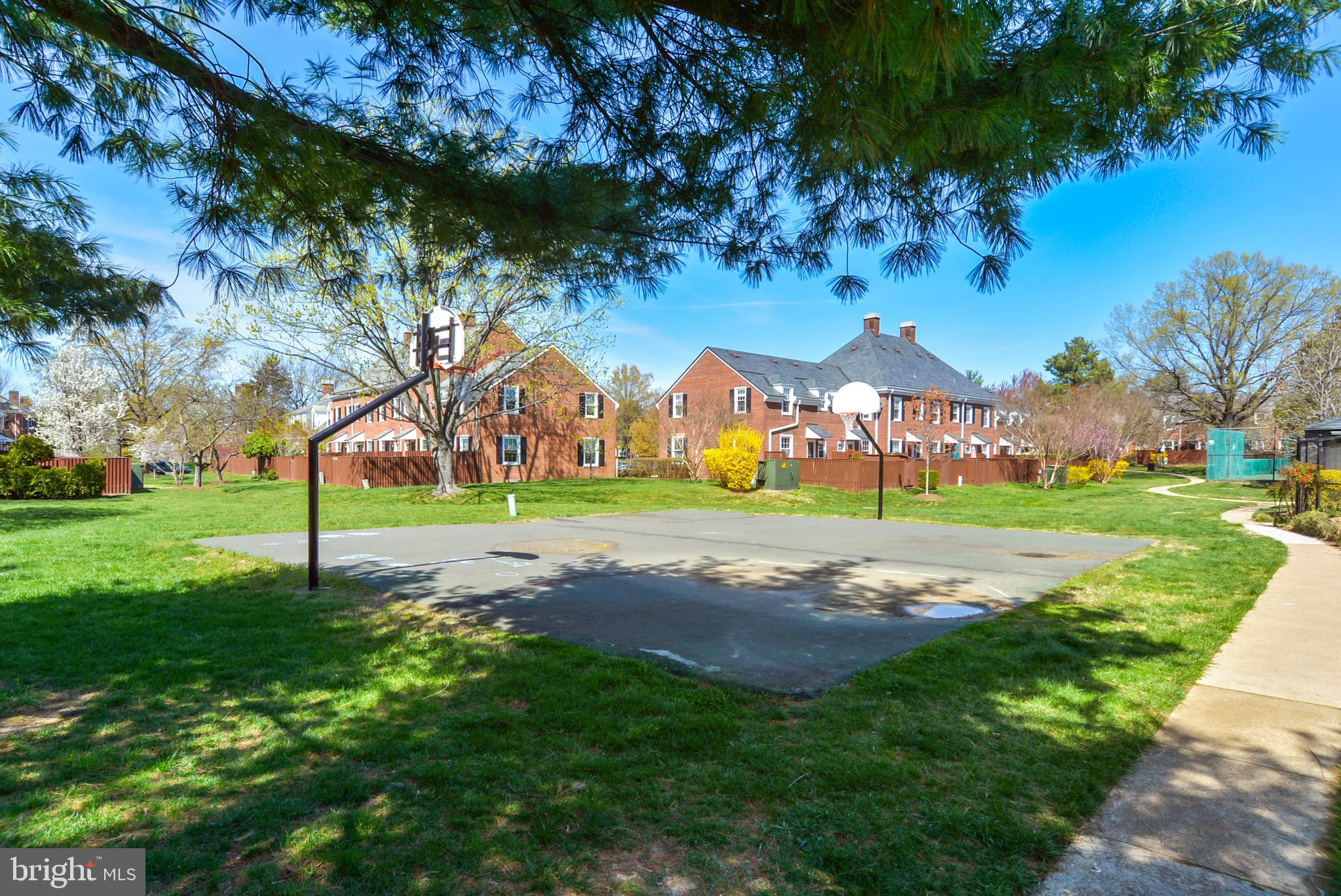 FAIRLINGTON MEADOWS - Residential Lease