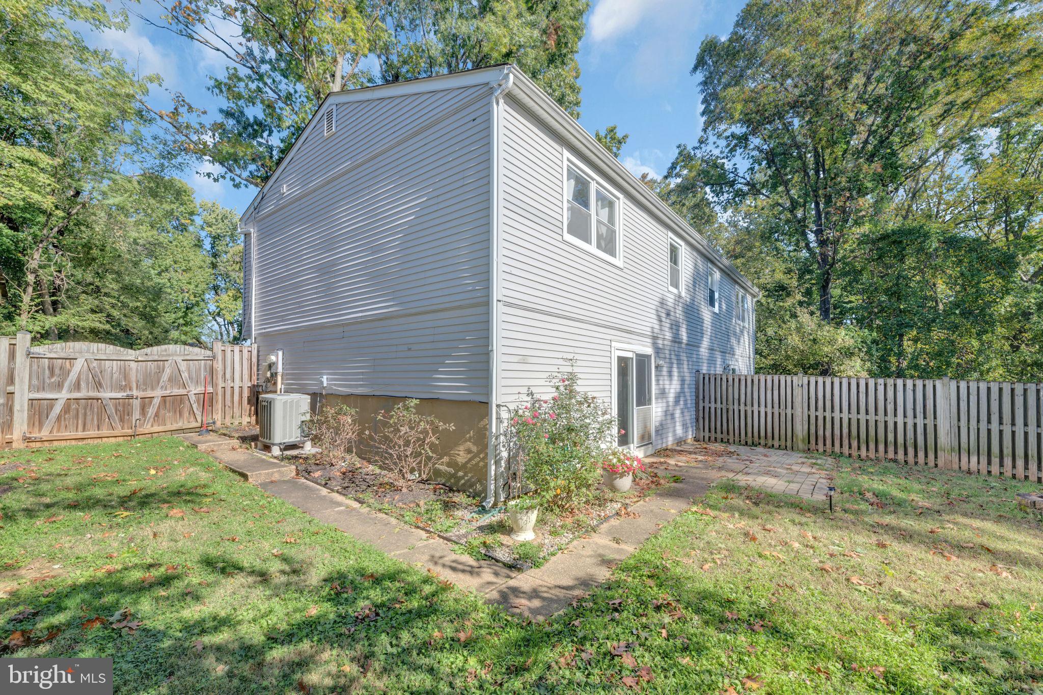 BRIGHTLEAF - Residential Lease