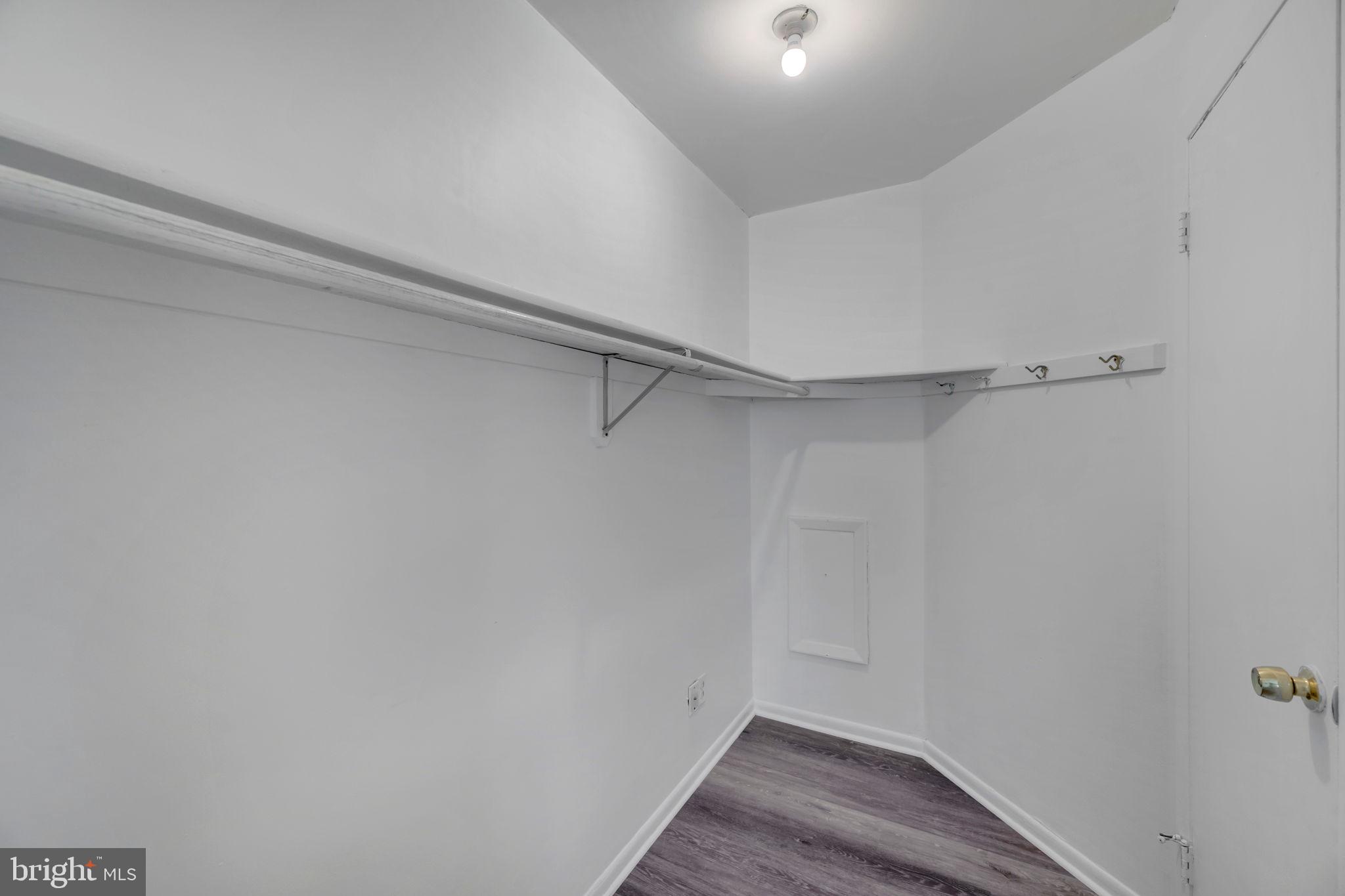 BRIGHTLEAF - Residential Lease