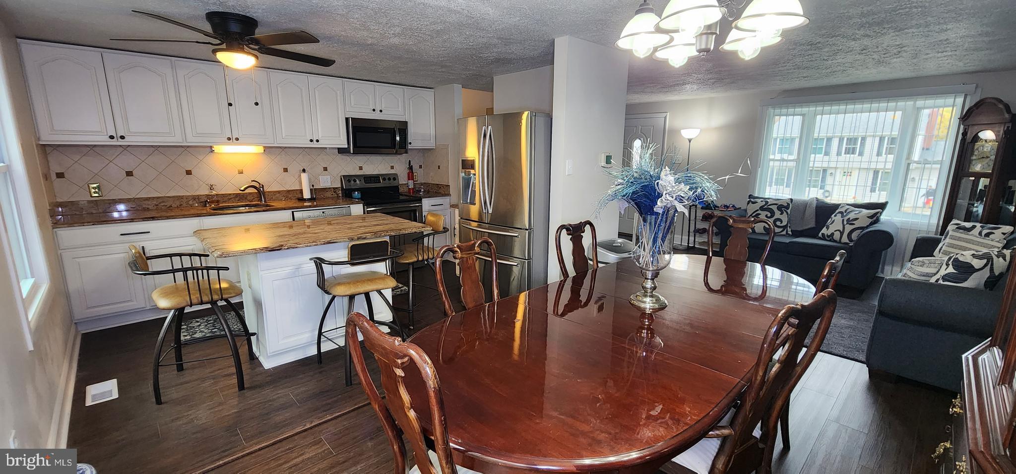 WOODBRIDGE VALLEY - Residential Lease