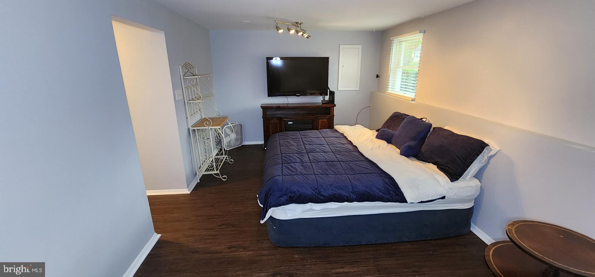 WOODBRIDGE VALLEY - Residential Lease