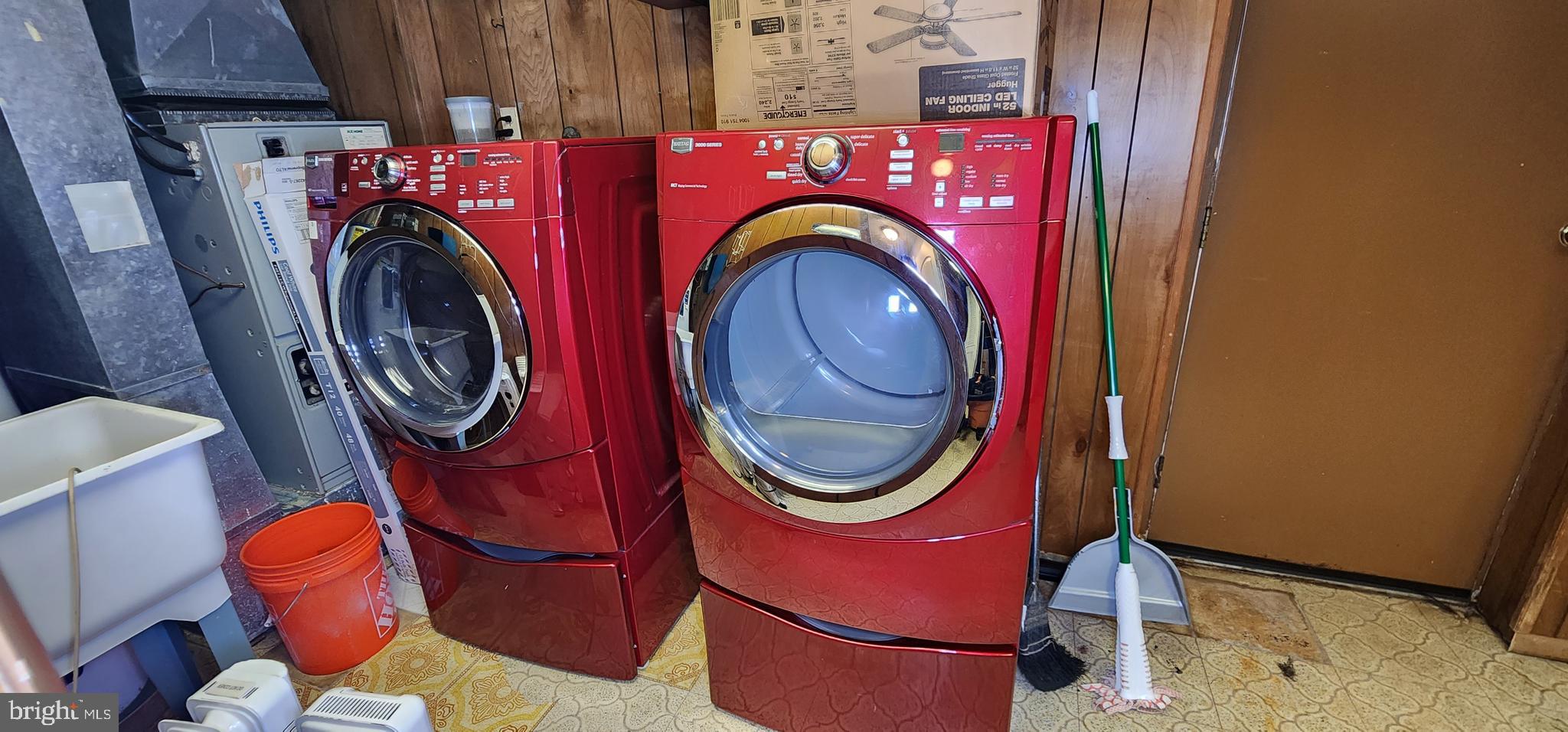 WOODBRIDGE VALLEY - Residential Lease