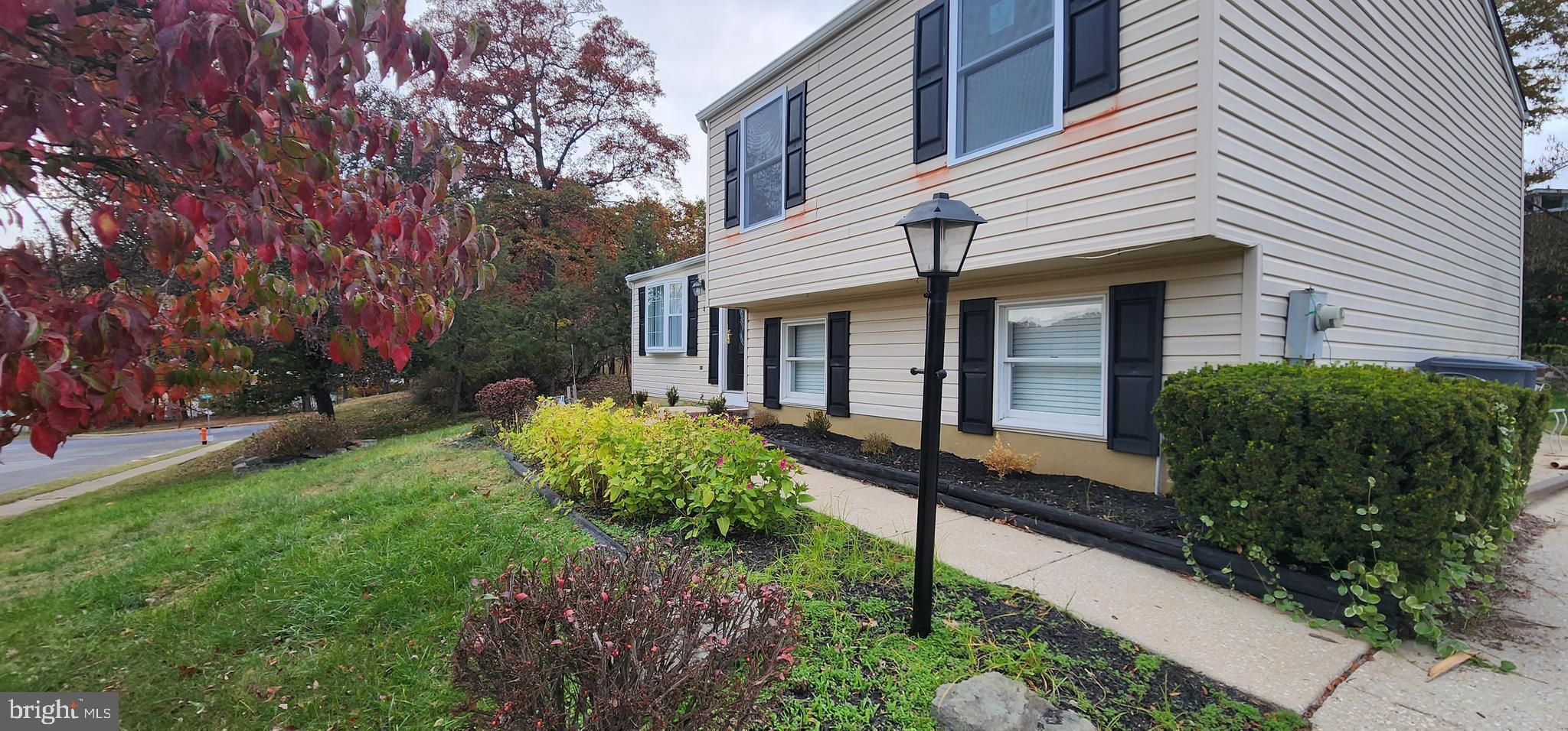 WOODBRIDGE VALLEY - Residential Lease