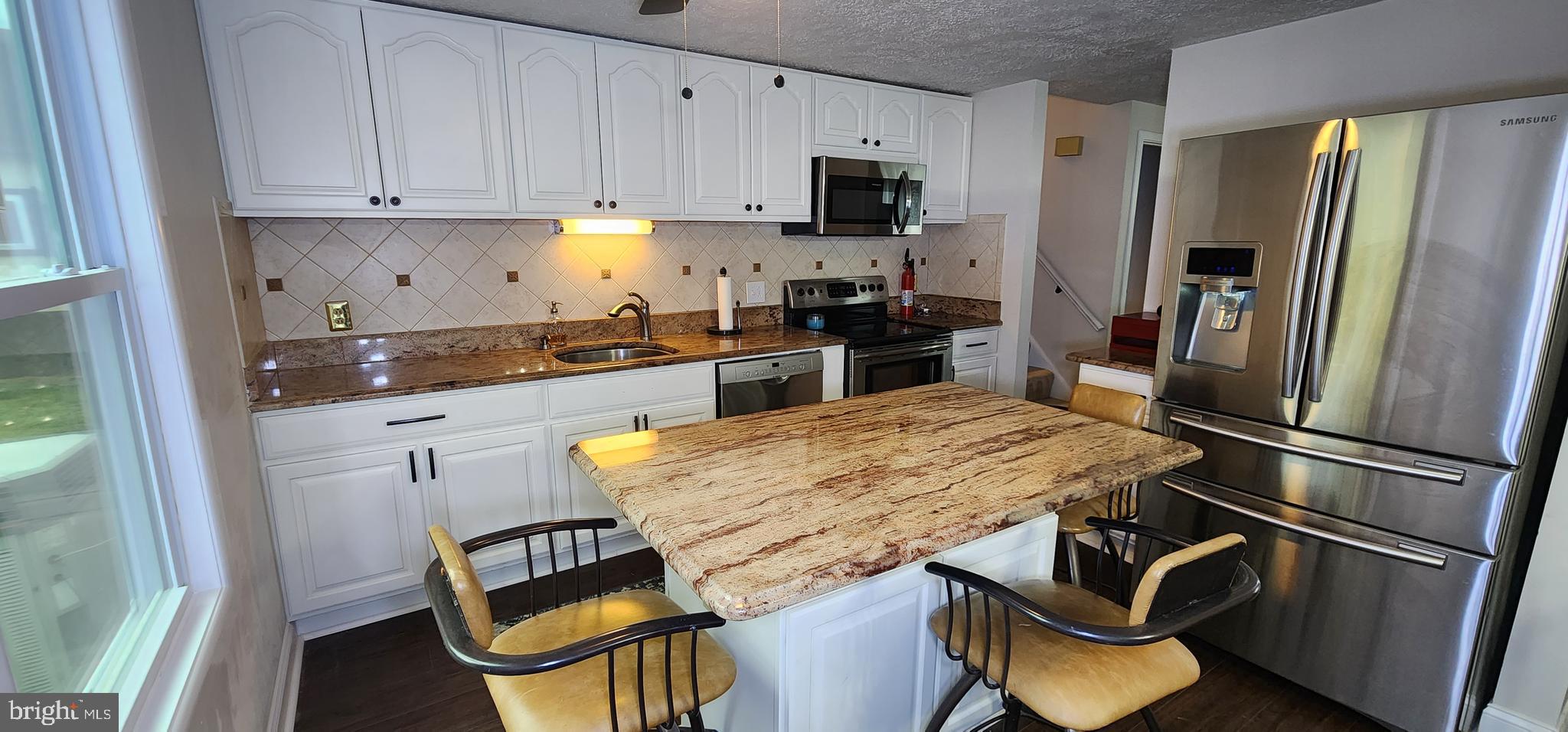 WOODBRIDGE VALLEY - Residential Lease