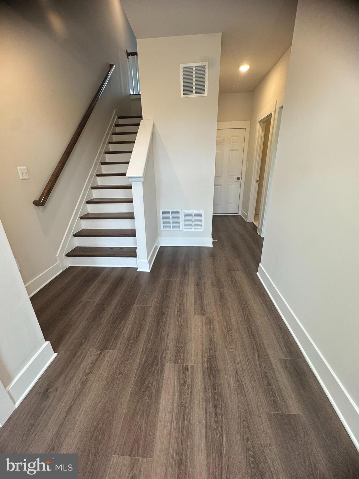 MACALLAN CROSSING - Residential Lease