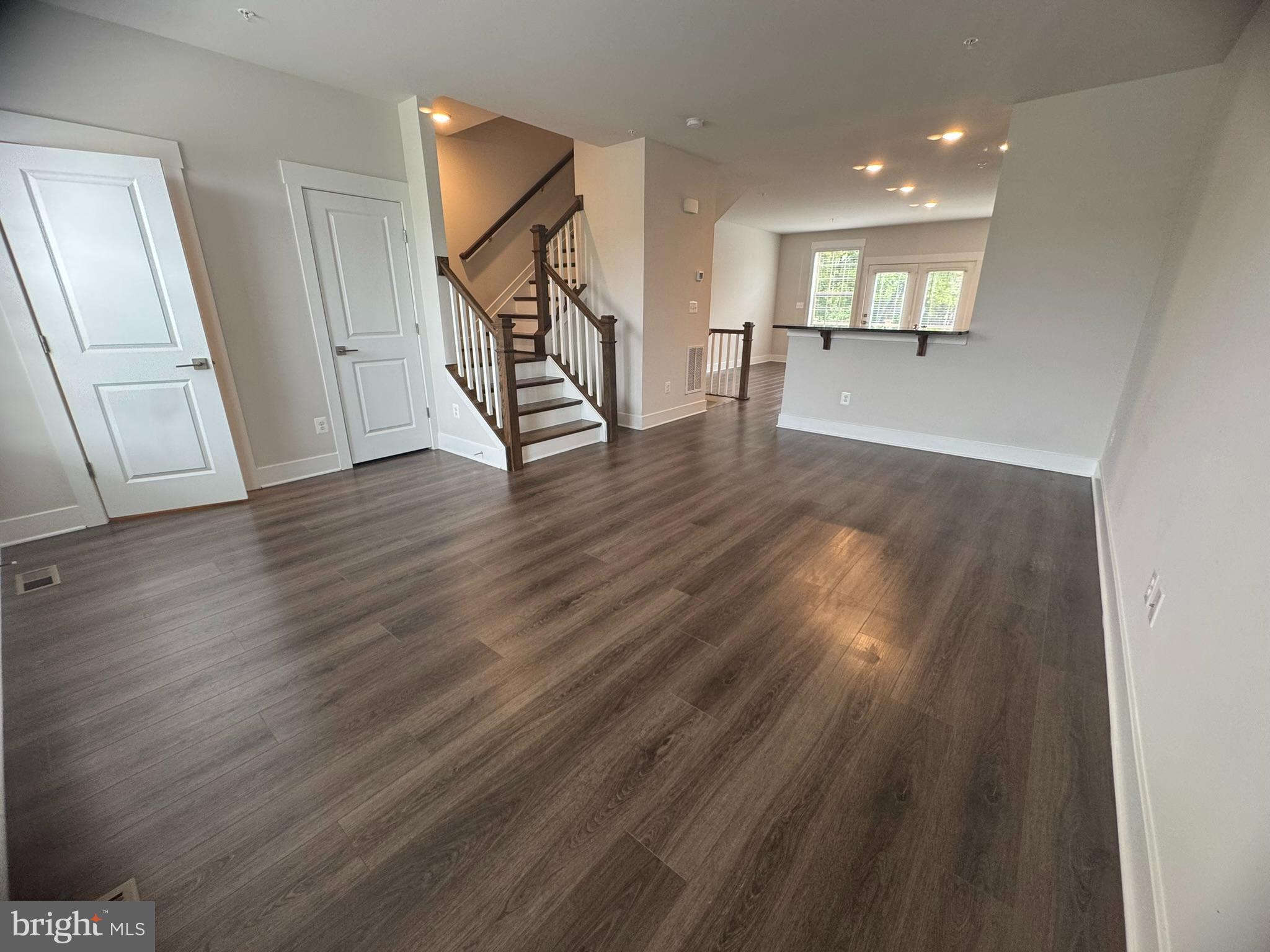 MACALLAN CROSSING - Residential Lease