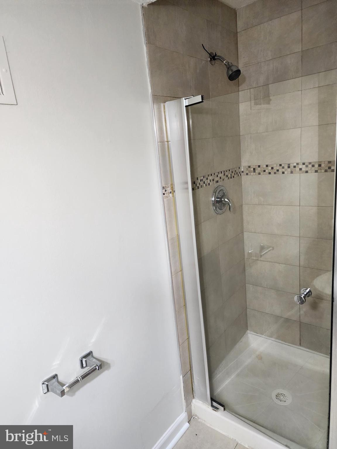 RIVER BEND ESTATES - Residential Lease