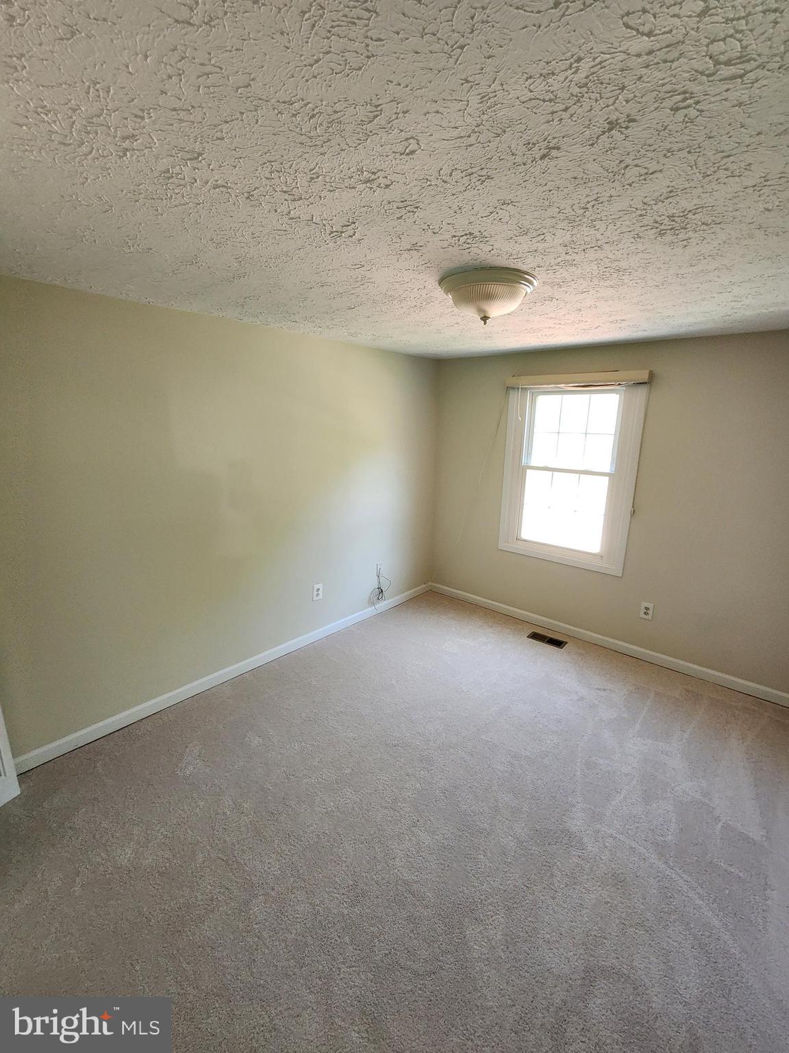 RIVER BEND ESTATES - Residential Lease