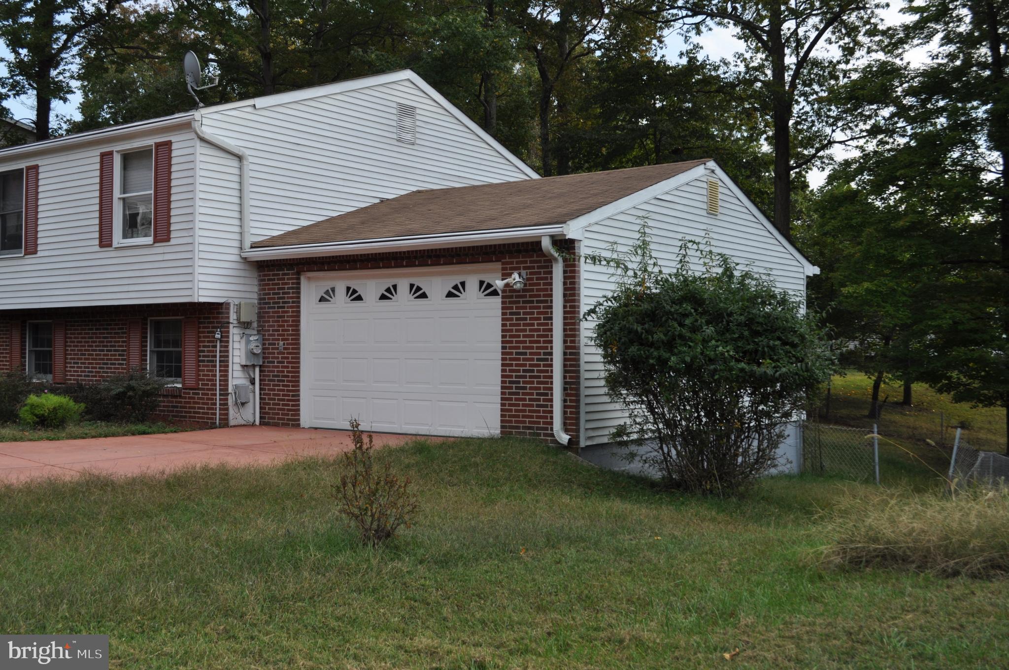 RIVER BEND ESTATES - Residential Lease