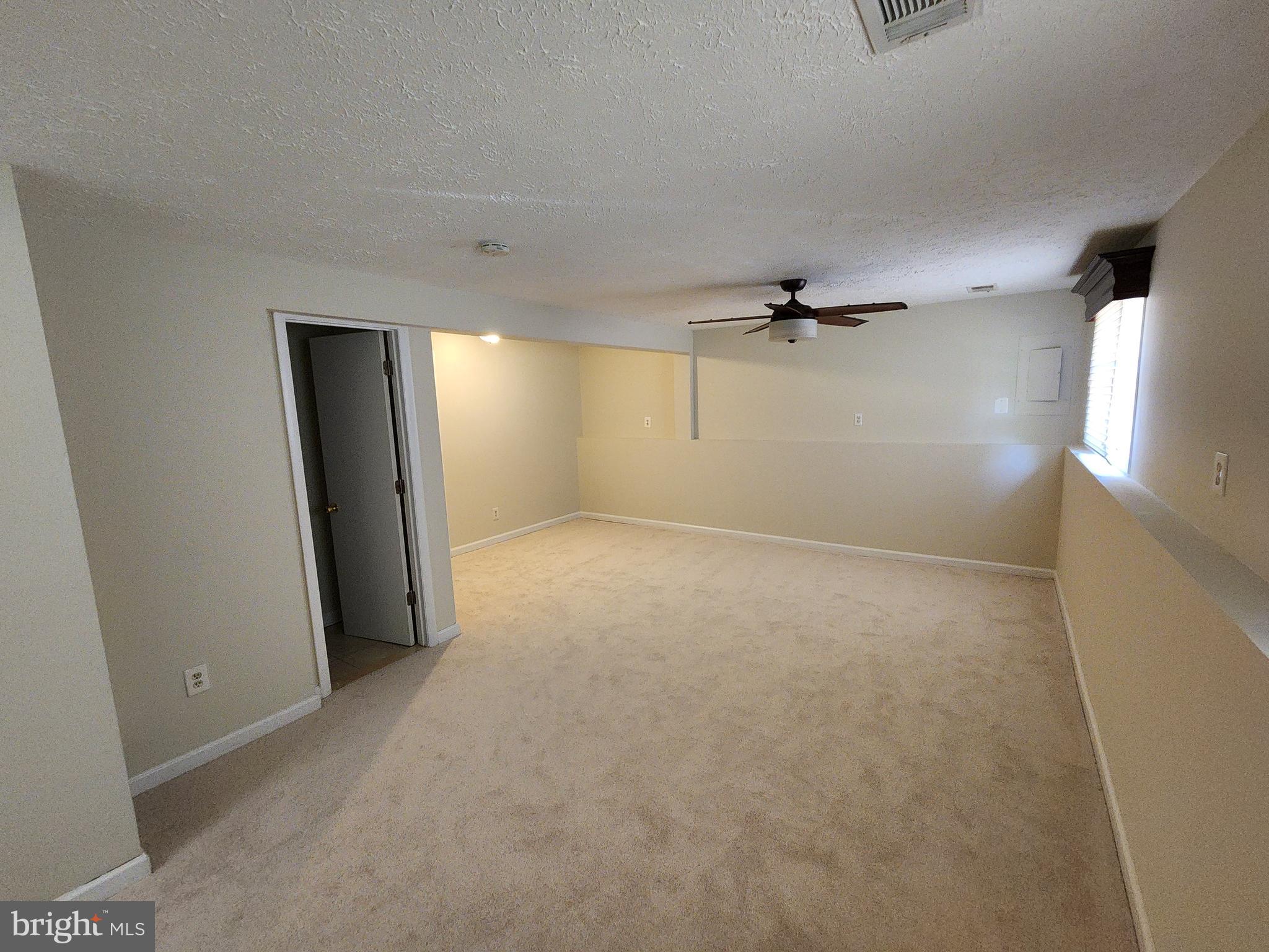 RIVER BEND ESTATES - Residential Lease