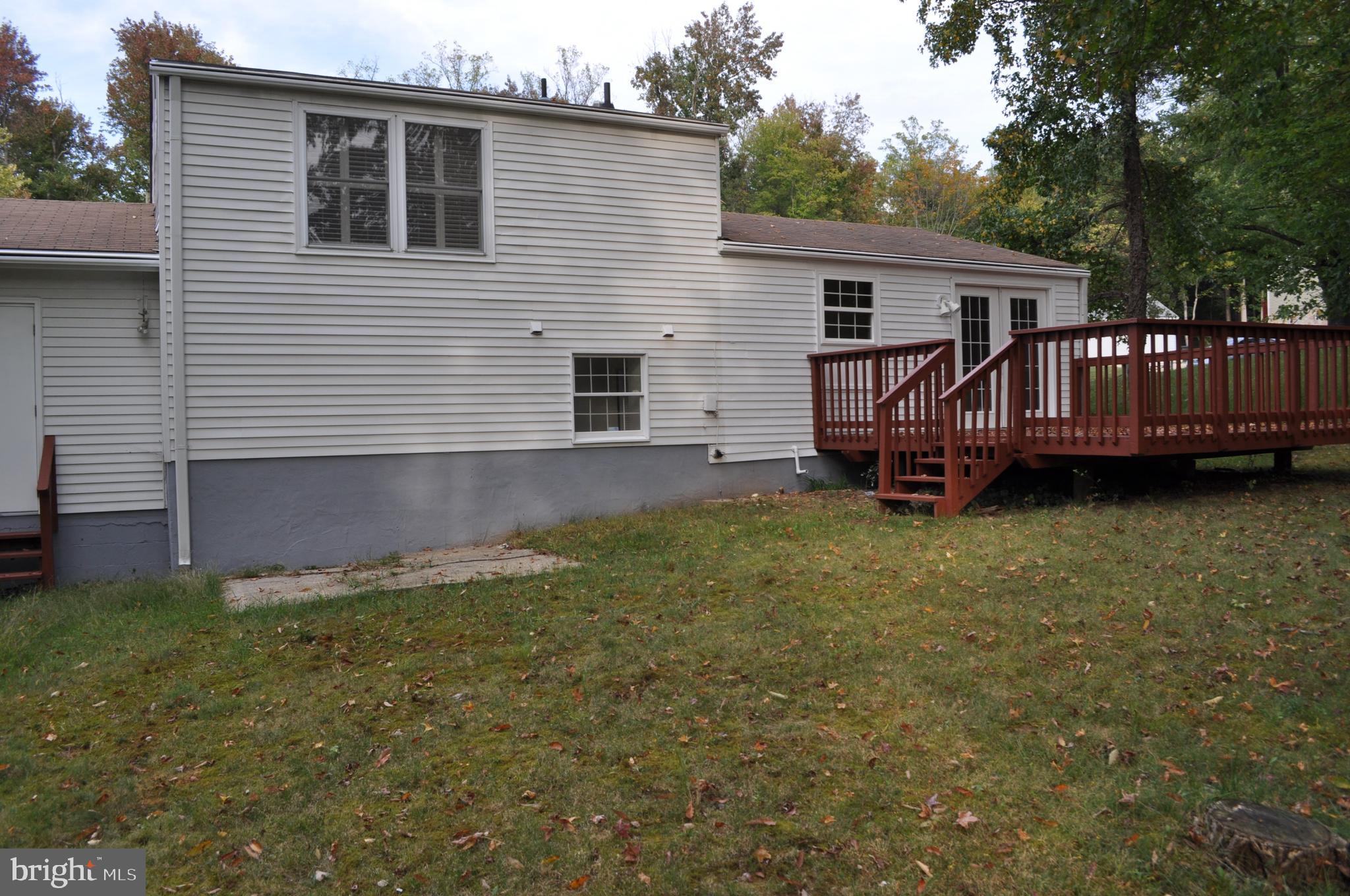 RIVER BEND ESTATES - Residential Lease