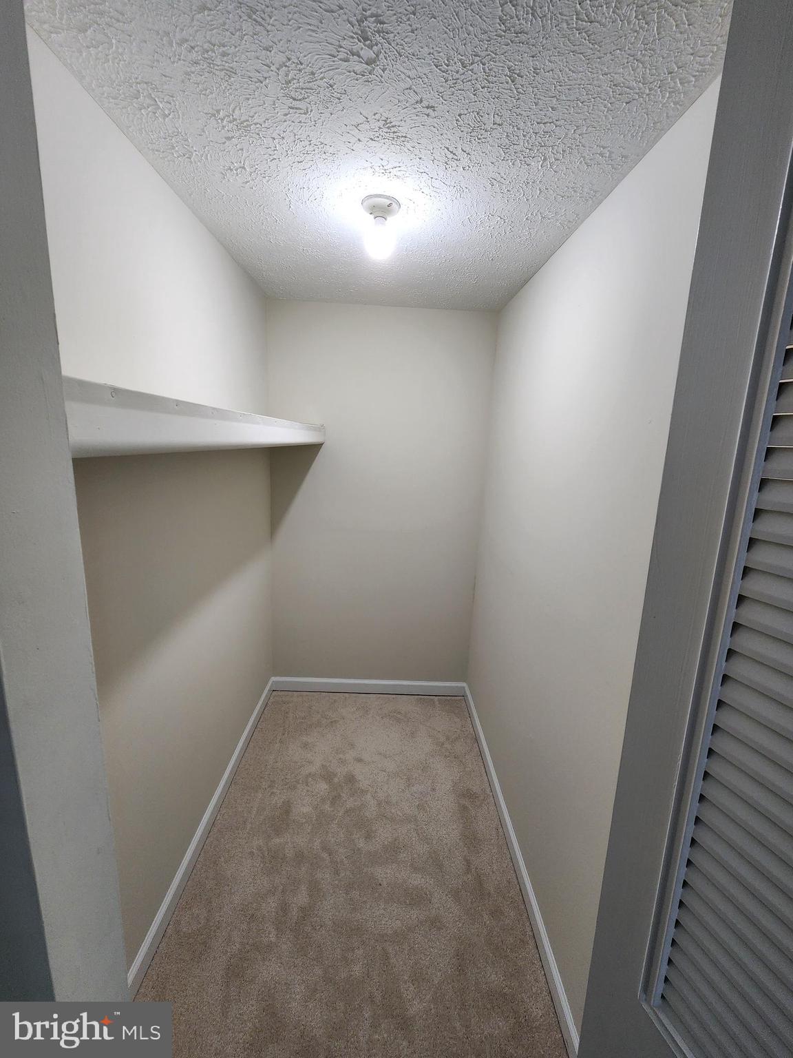 RIVER BEND ESTATES - Residential Lease