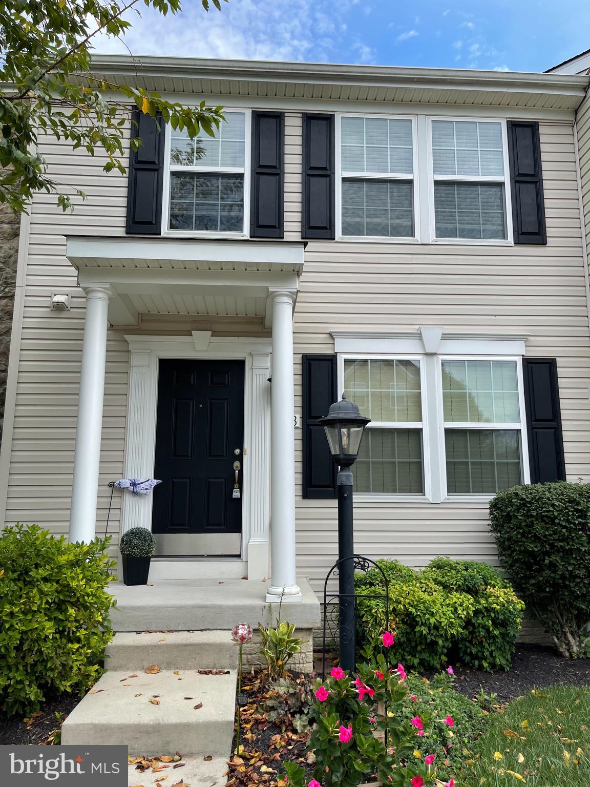 LAKELAND PLACE - Residential Lease