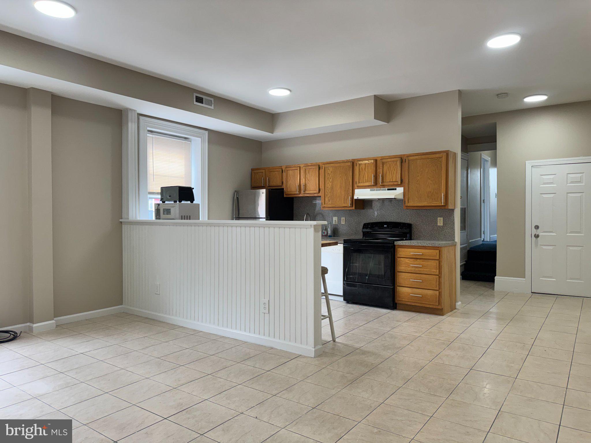 1617 W OXFORD STREET 2