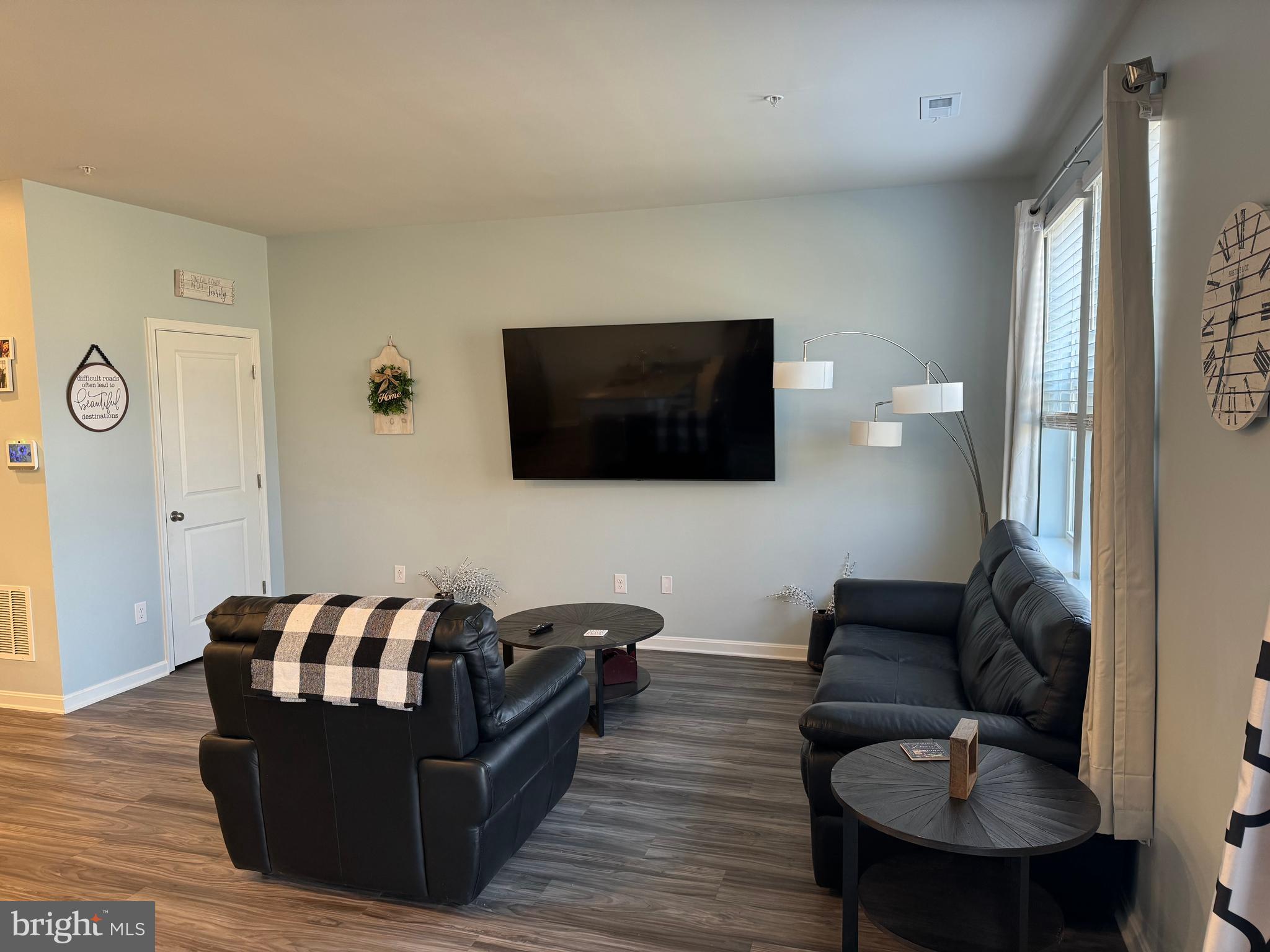 LOCUST RUN - Residential