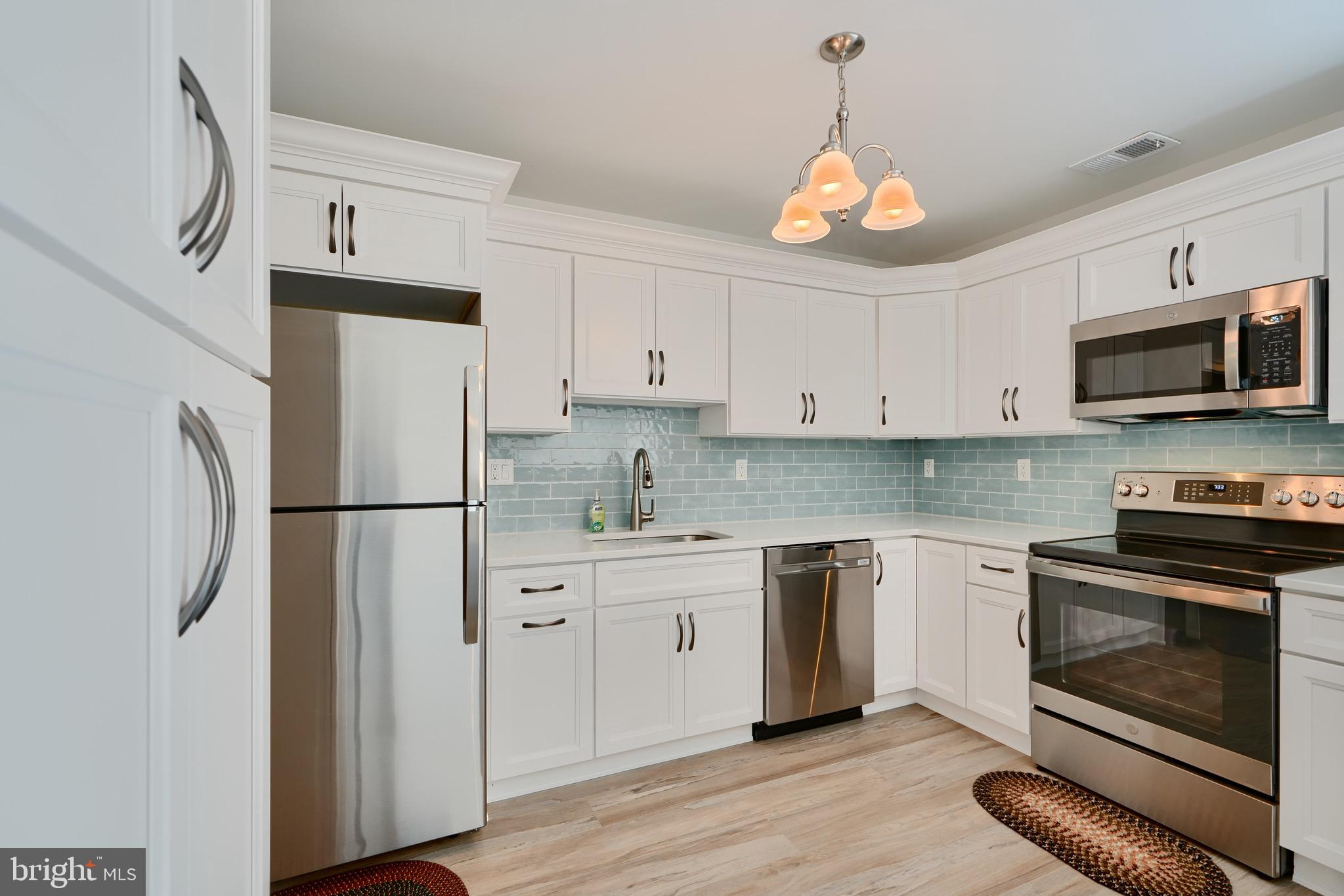 CHIPPENDALE - Residential