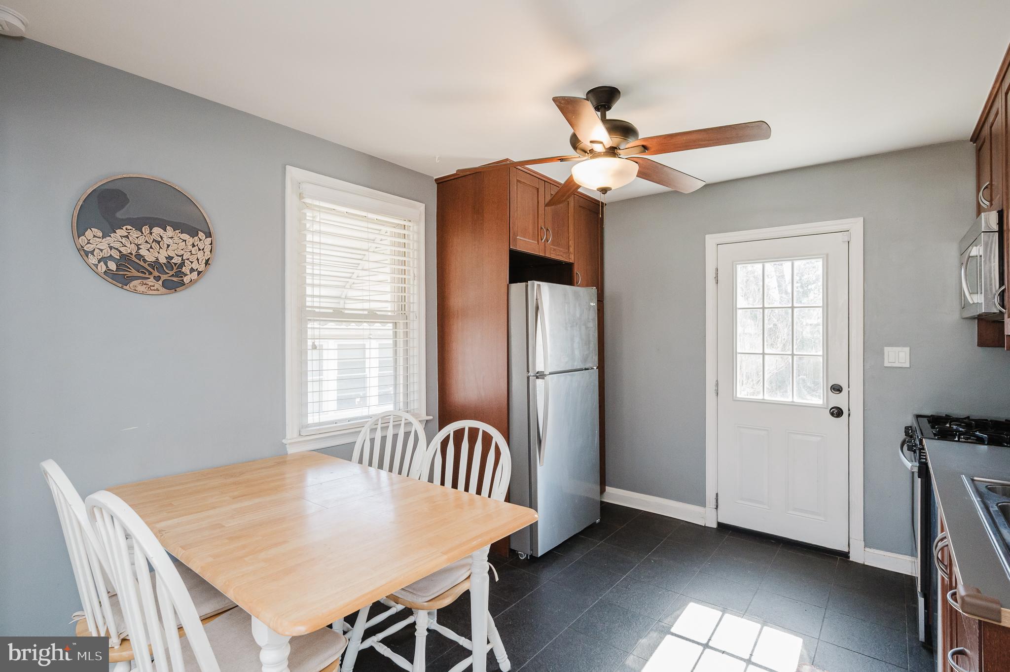 CALIFORNIA GROVE - Residential