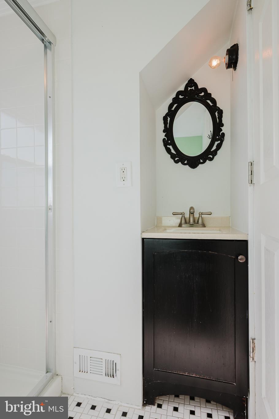 CALIFORNIA GROVE - Residential