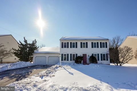 2124 SOUTHPOINT DRIVE HUMMELSTOWN PA 17036