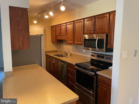 5800 TORINGTON DRIVE E 836 SPRINGFIELD VA 22152
