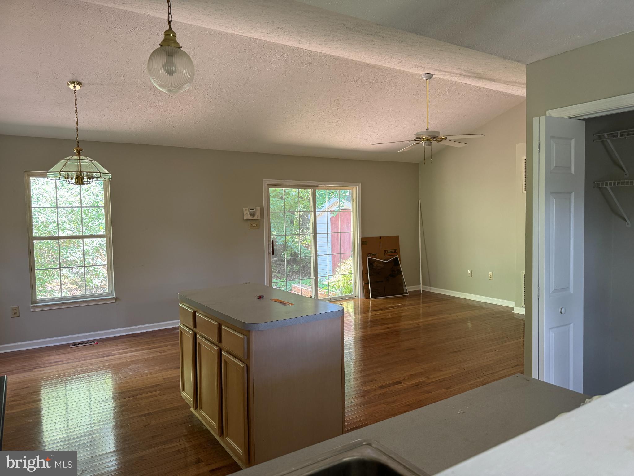 LAUREL RIDGE - Residential