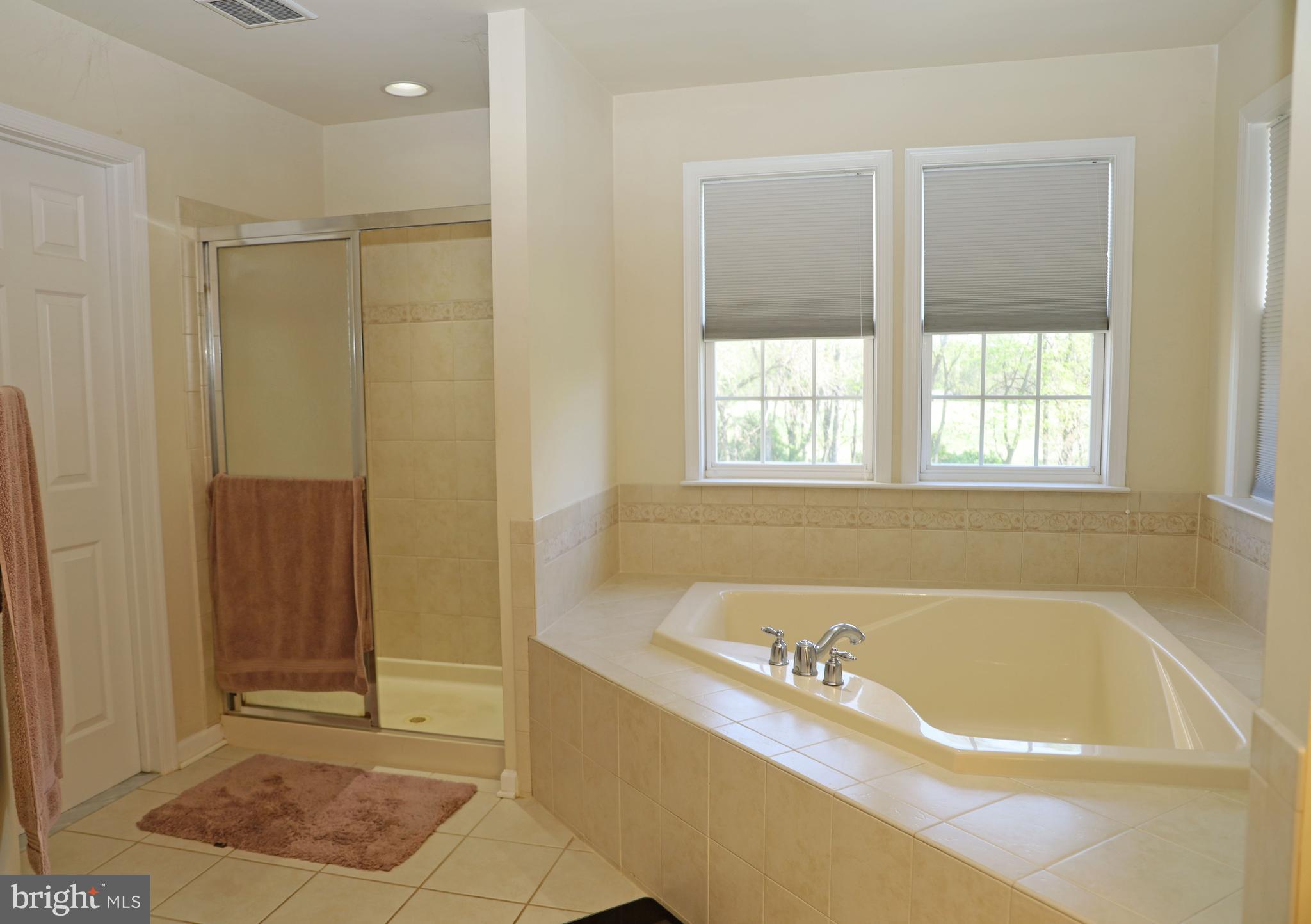 QUARTER FARM - Residential