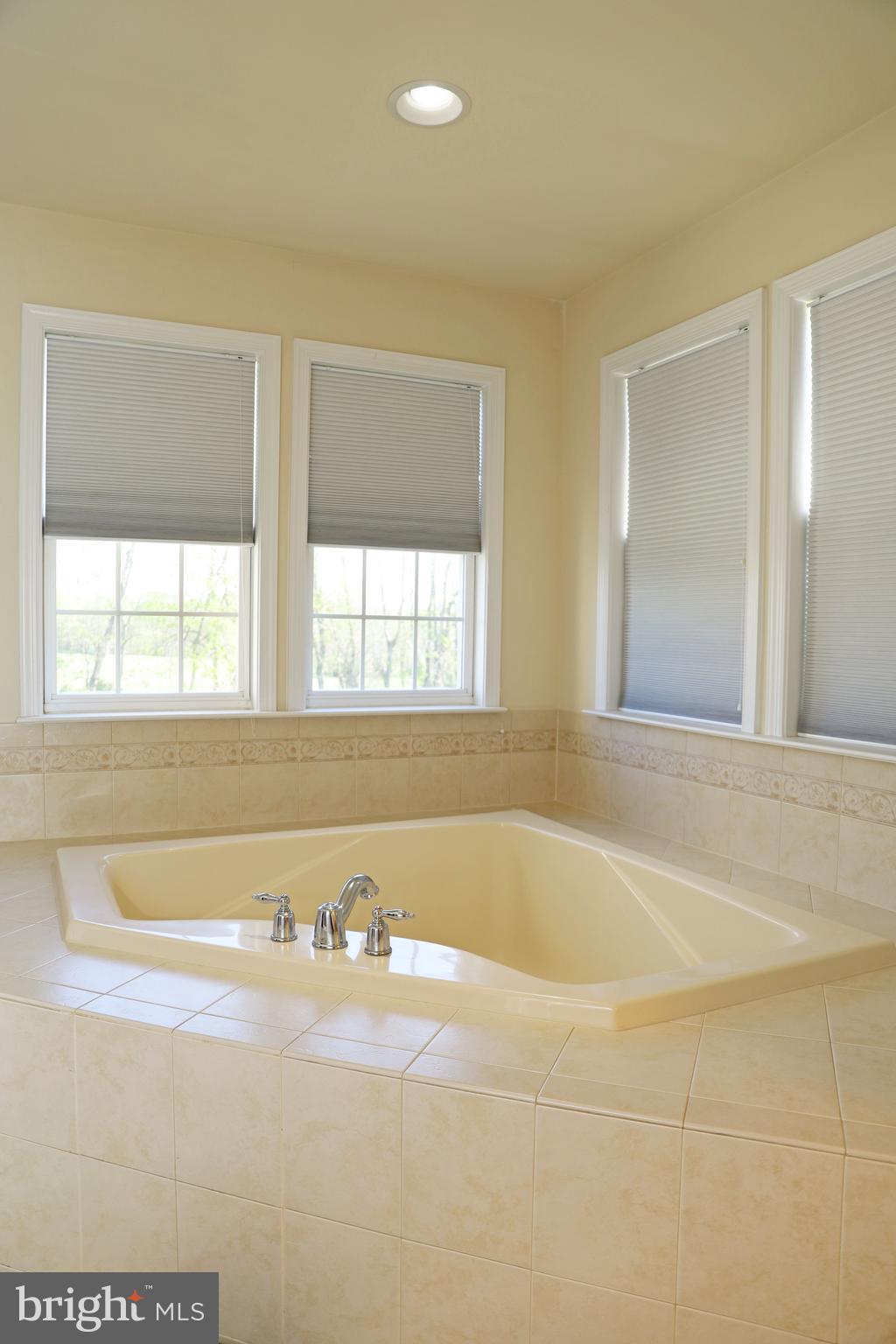 QUARTER FARM - Residential