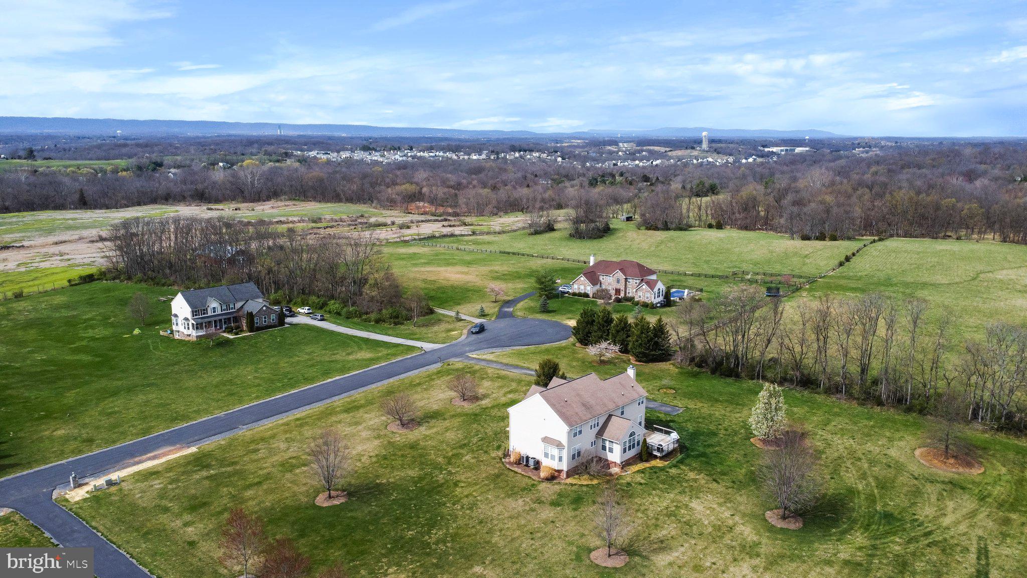 QUARTER FARM - Residential