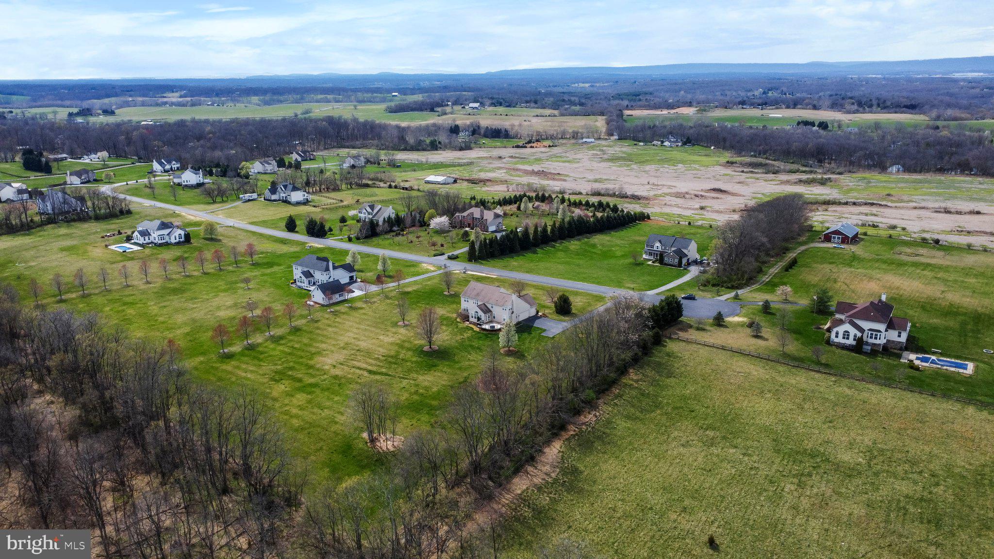 QUARTER FARM - Residential