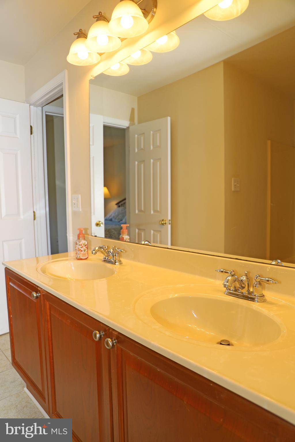 QUARTER FARM - Residential