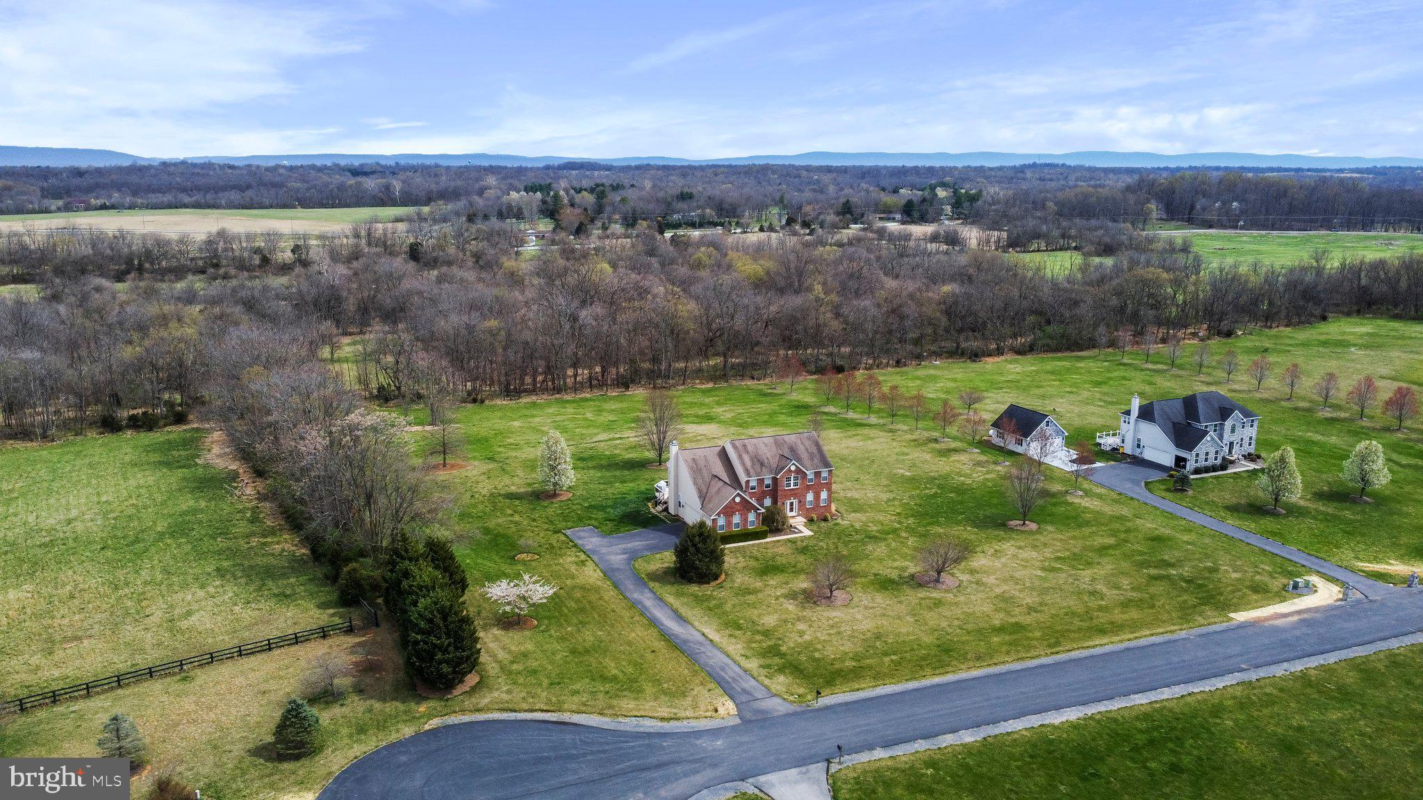 QUARTER FARM - Residential