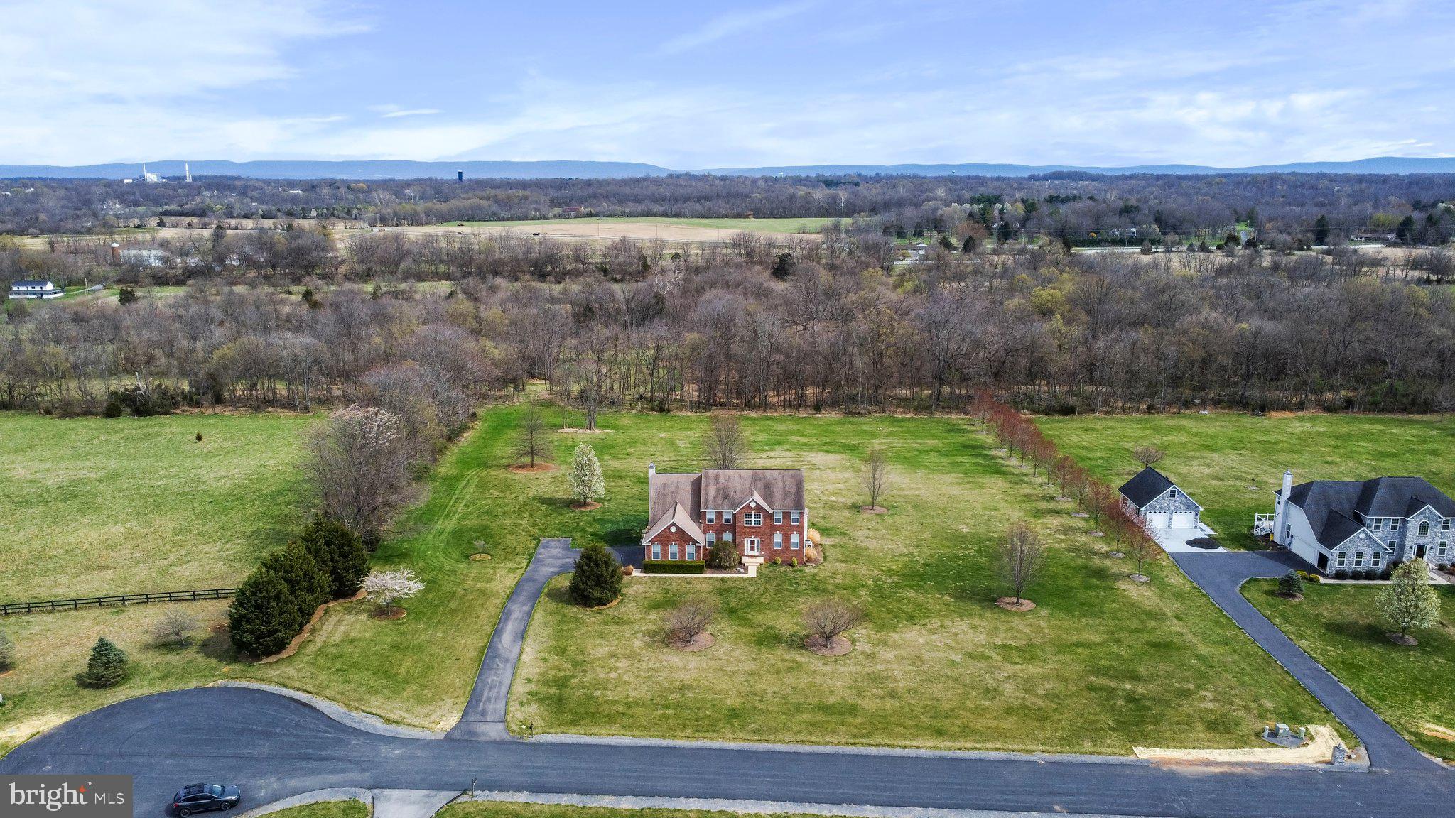 QUARTER FARM - Residential