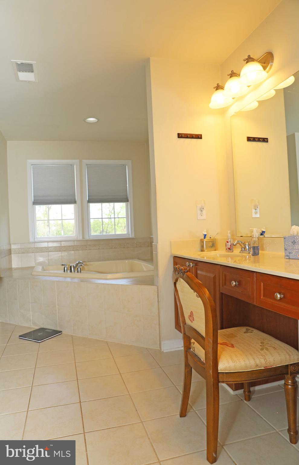 QUARTER FARM - Residential