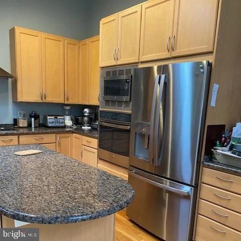 CRESCENT HILLS - Residential