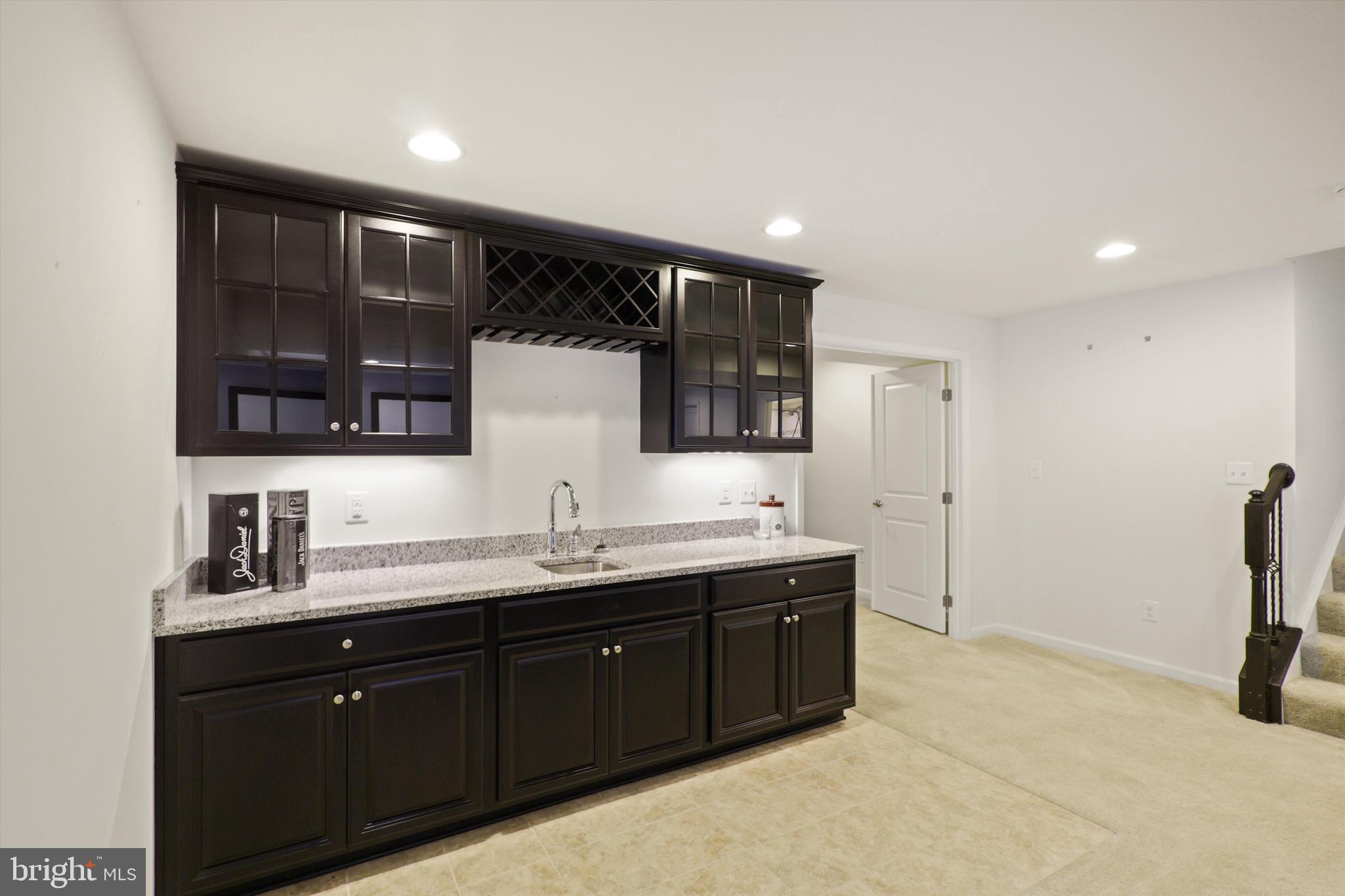 MAY'S QUARTER - Residential