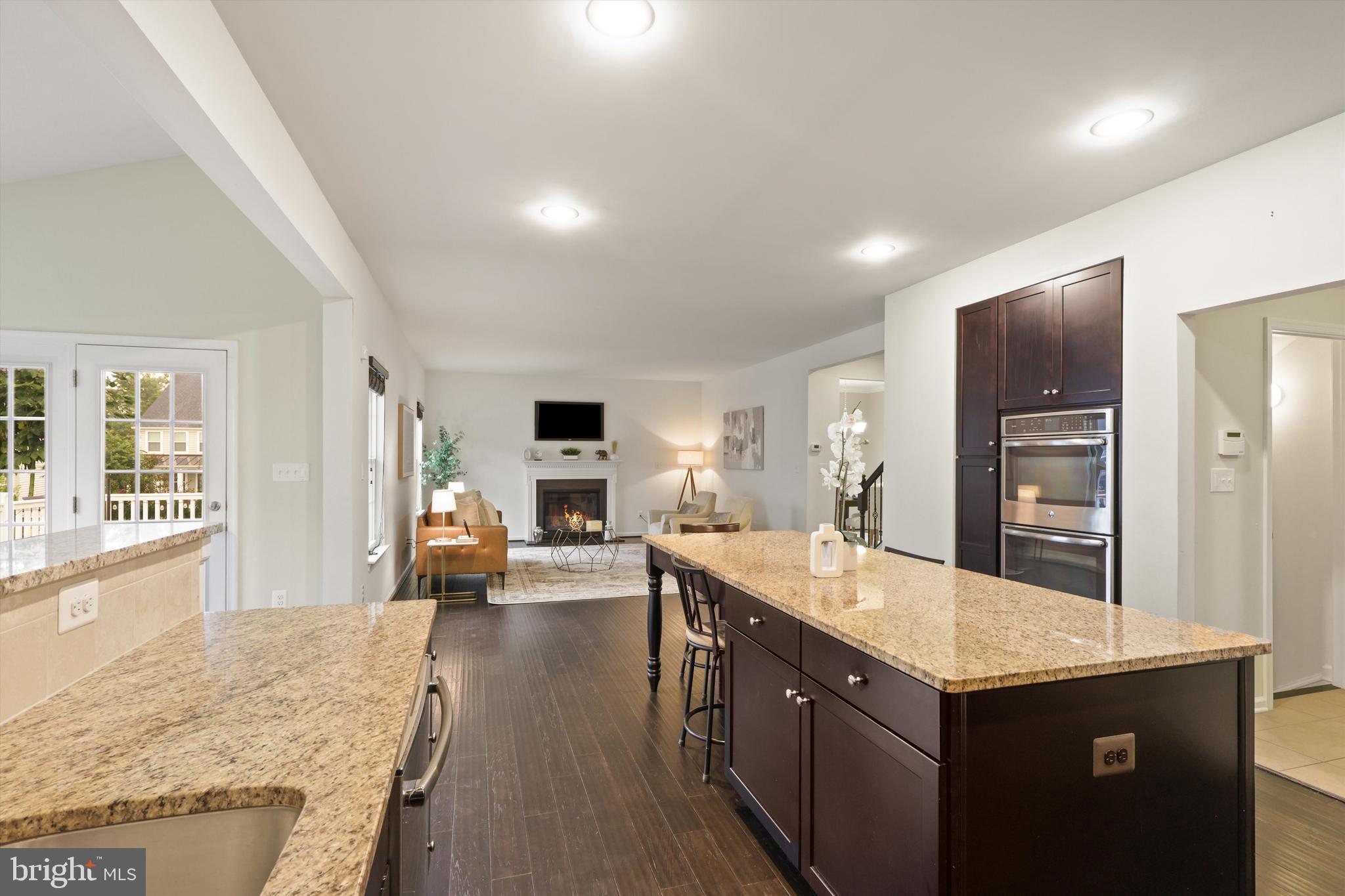 MAY'S QUARTER - Residential